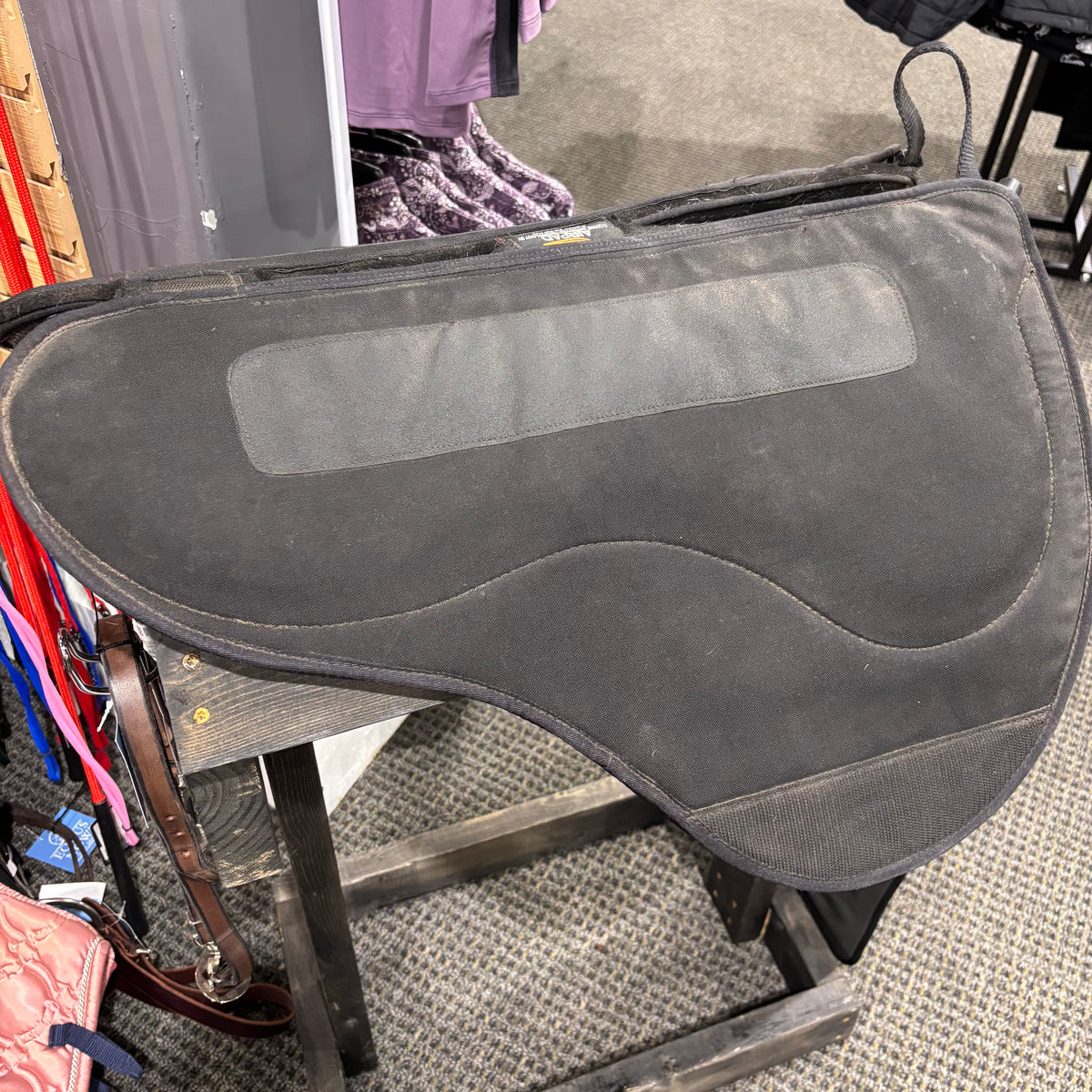 Used Medium Black Contour Saddlery Versa Fit AirPad Saddle Pad