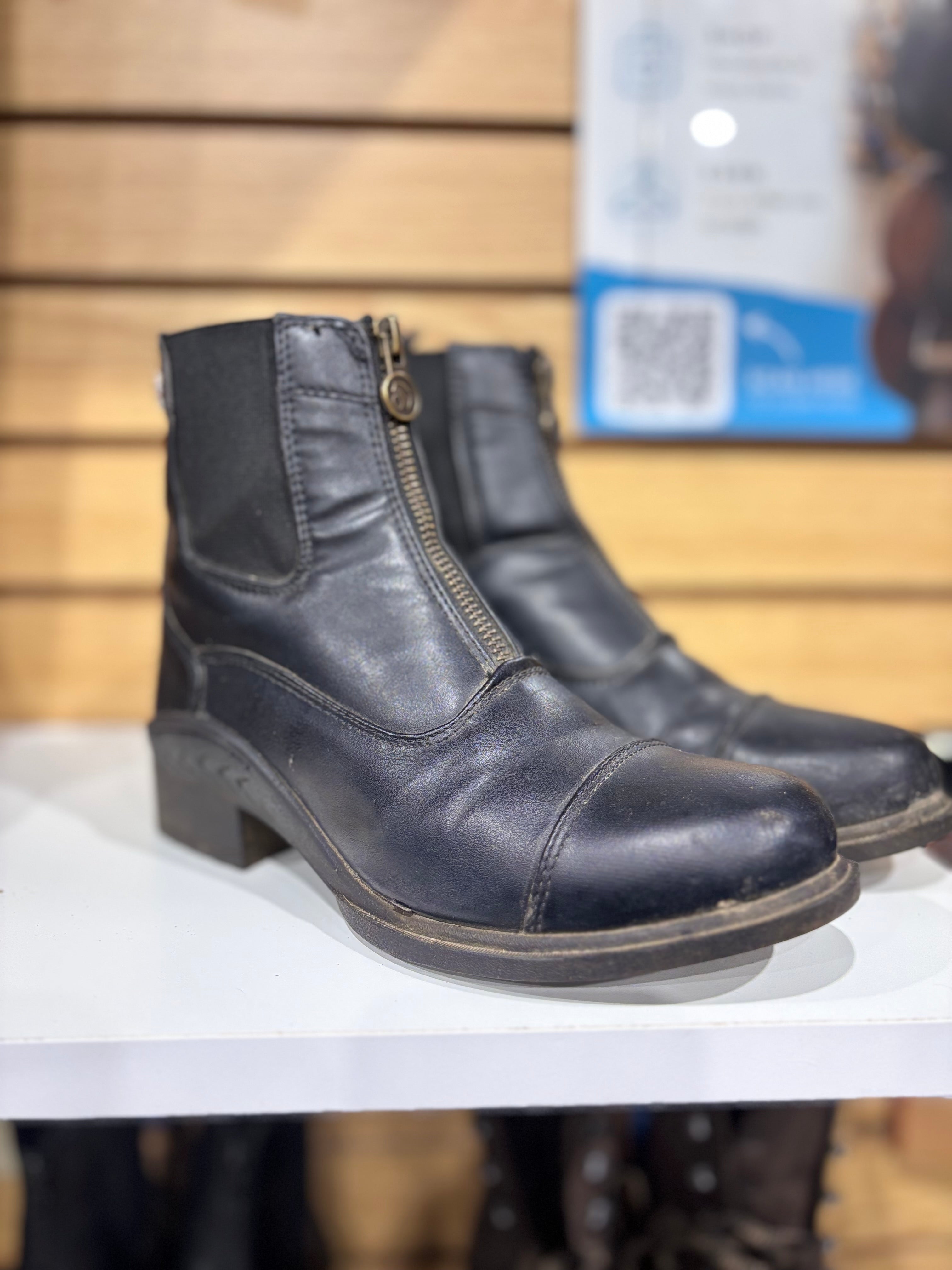 Used Ovation Size 4 Black Paddock Boots
