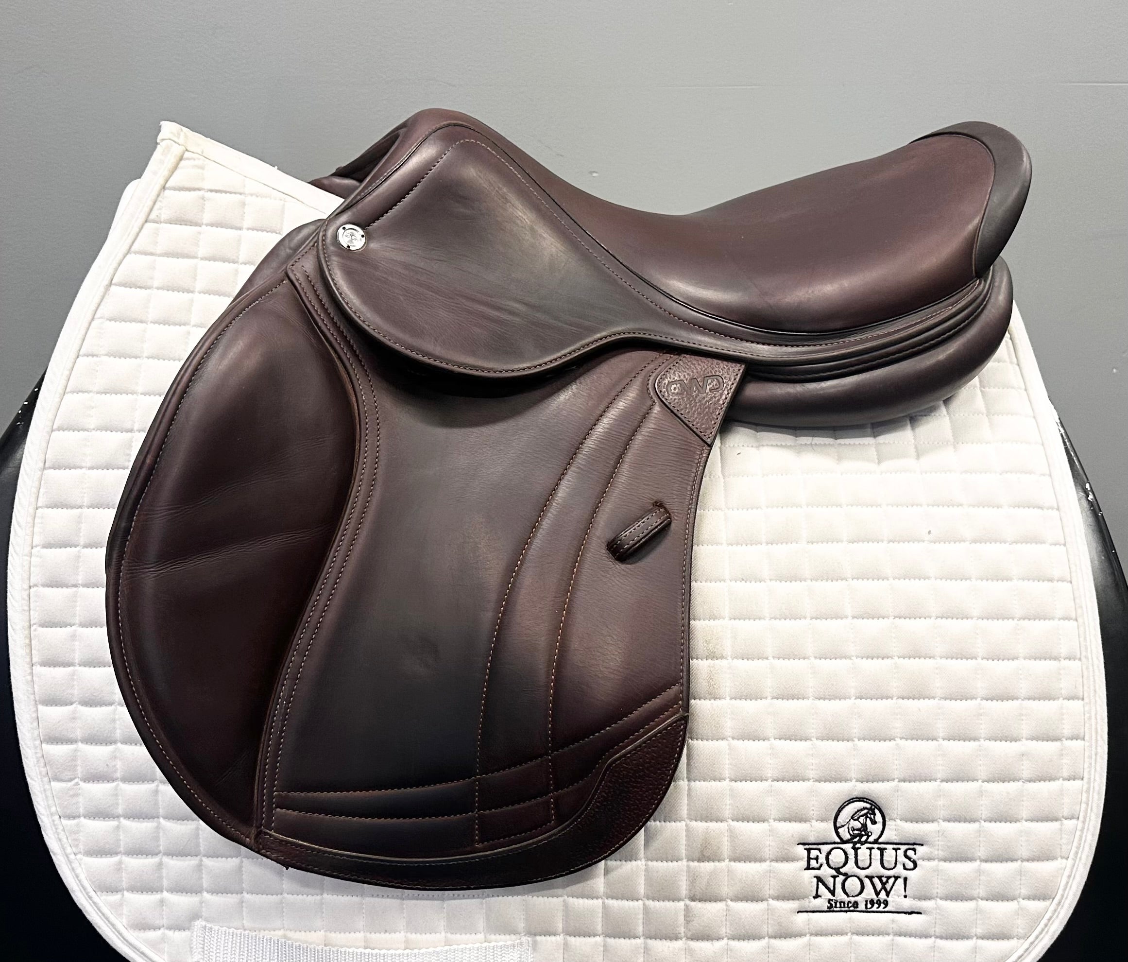 Used CWD Jump Saddle 17.5" Medium Gullet