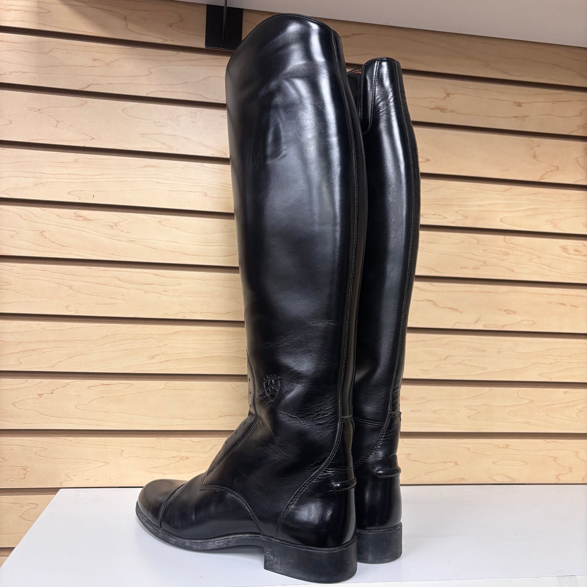 Used 9 Tall/Full Black Ariat Pull on Field Boots