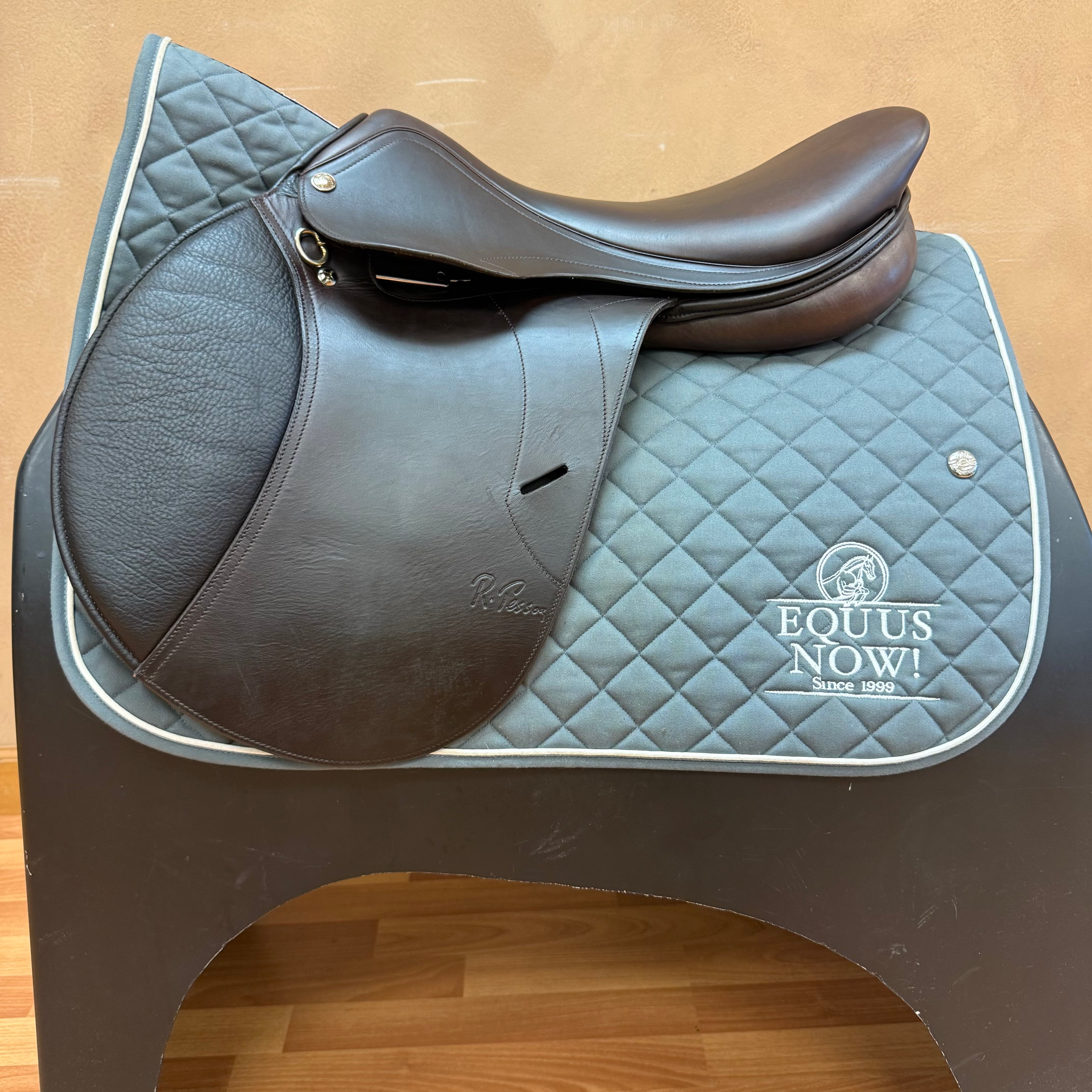 Used Pessoa Gen X Prestige Jump Saddle 17.5" Adjustable Tree