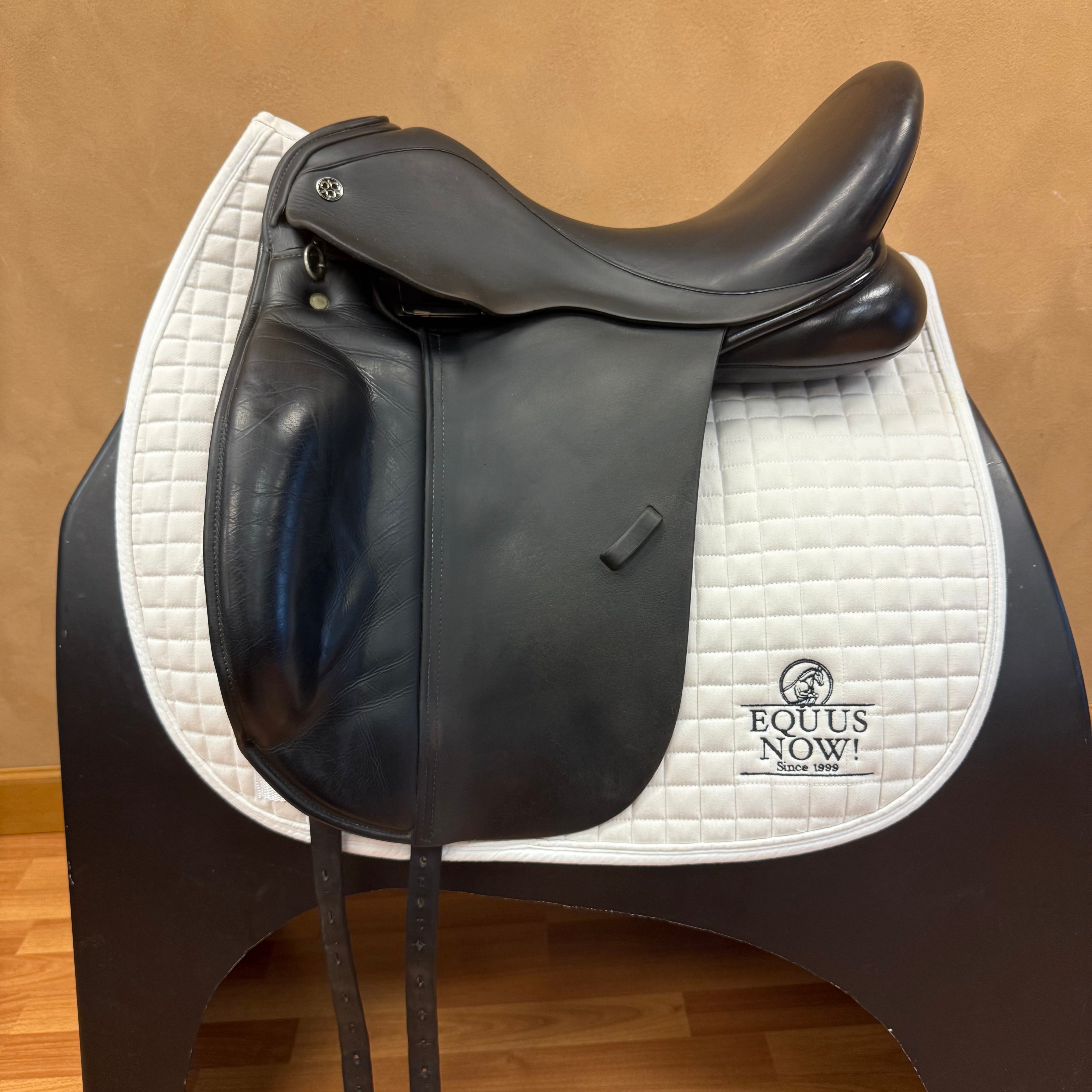 Used Trilogy Verago Elite Dressage Saddle 18" Medium Wide Tree