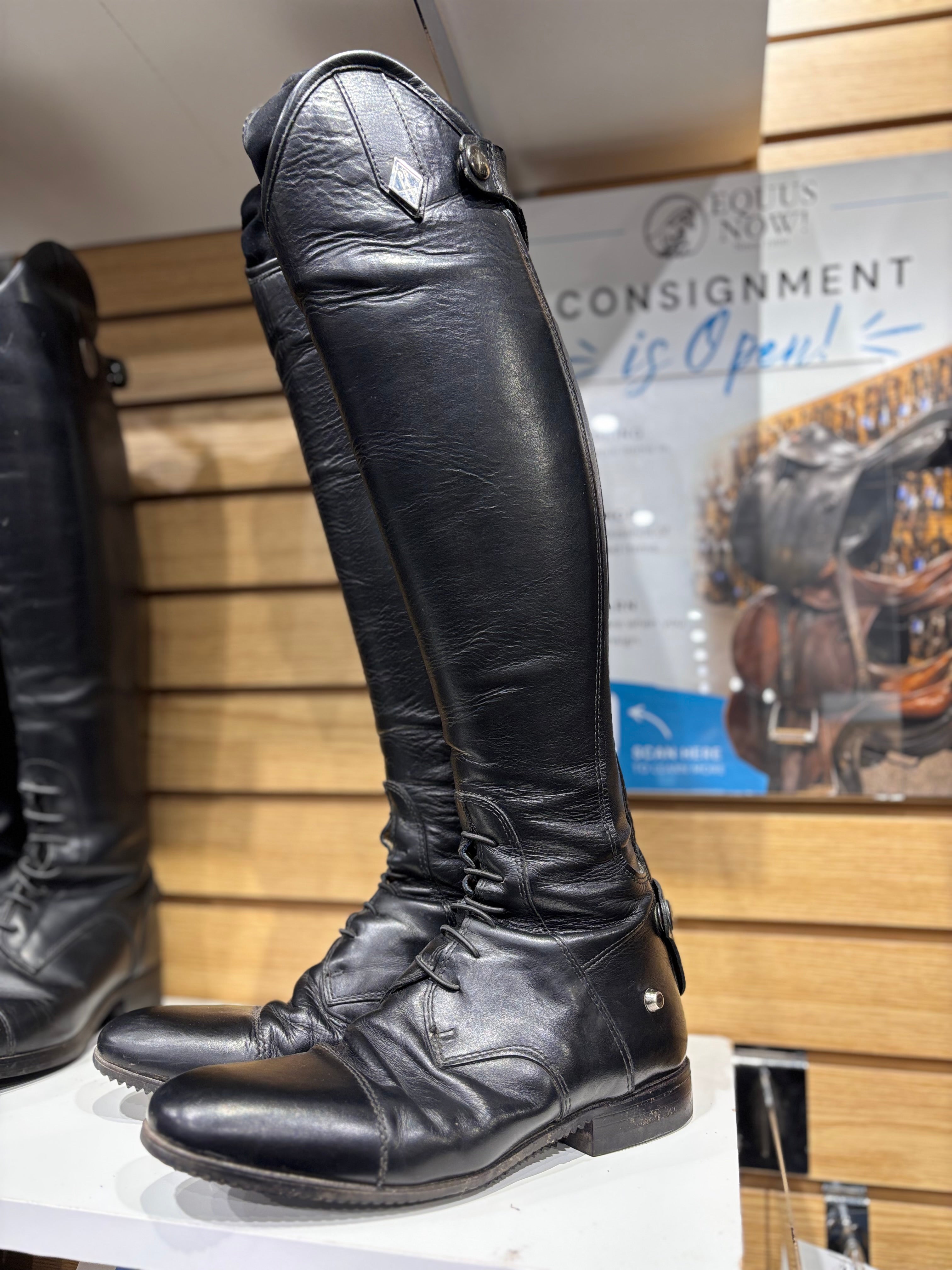Used 39 R XS Black Fabbri Field Boots