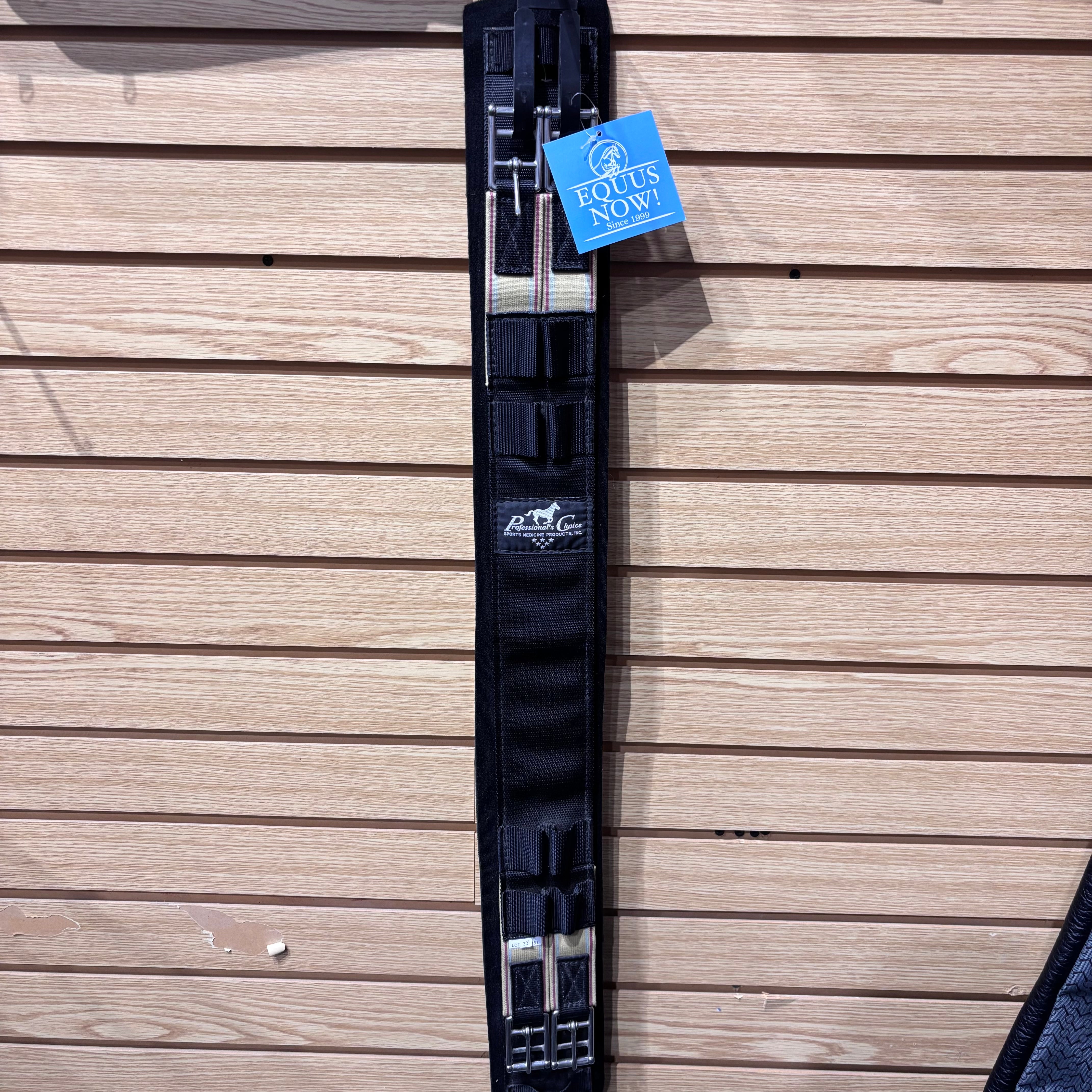 Used 30" SMX Professional's Choice Girth