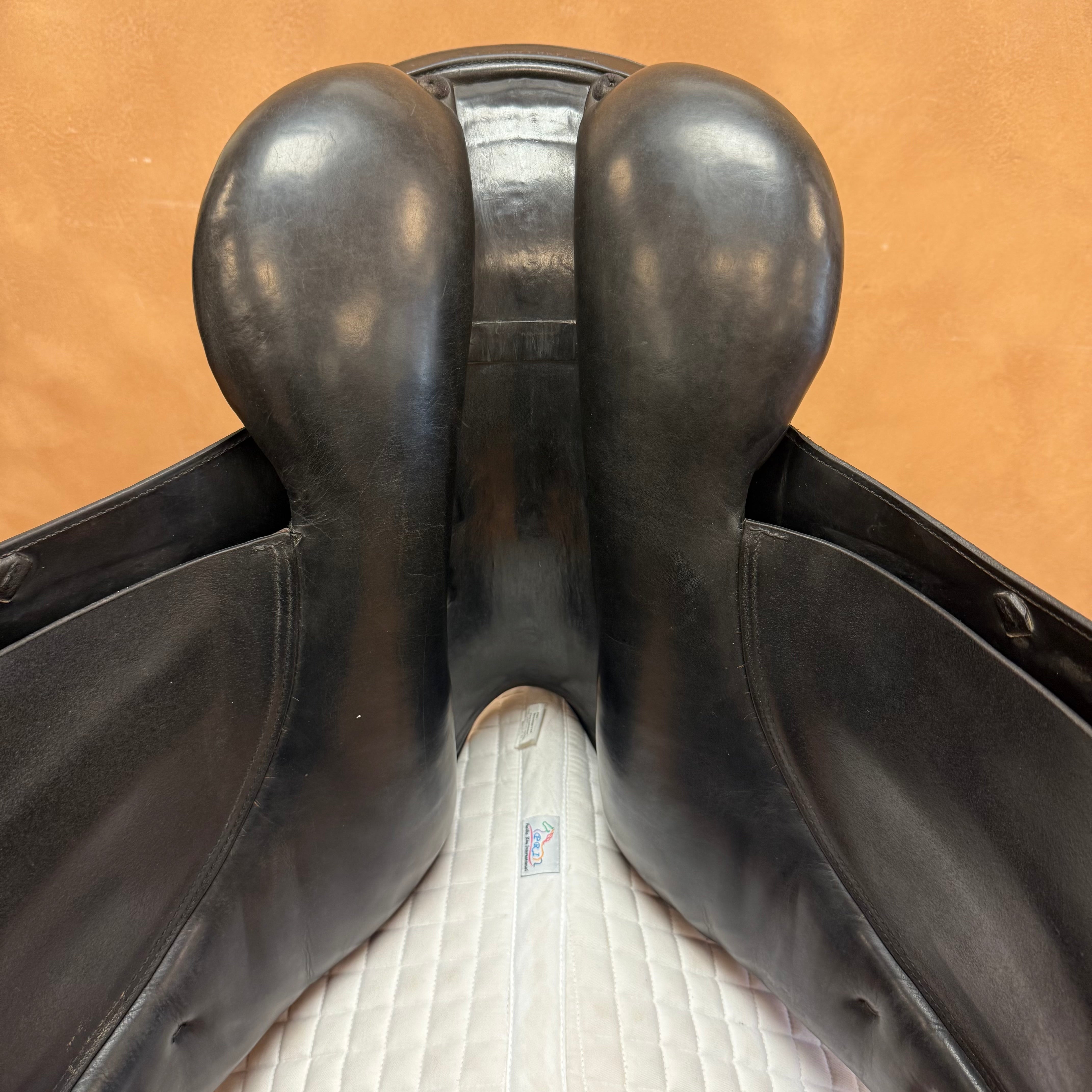 Used Prestige 2000 Dressage Saddle 16" Medium/Medium Wide Tree