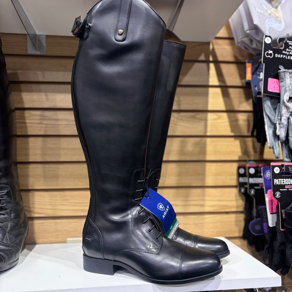 Used 10 Med/Extra Wide Black Ariat Heritage Contour II Field Zip