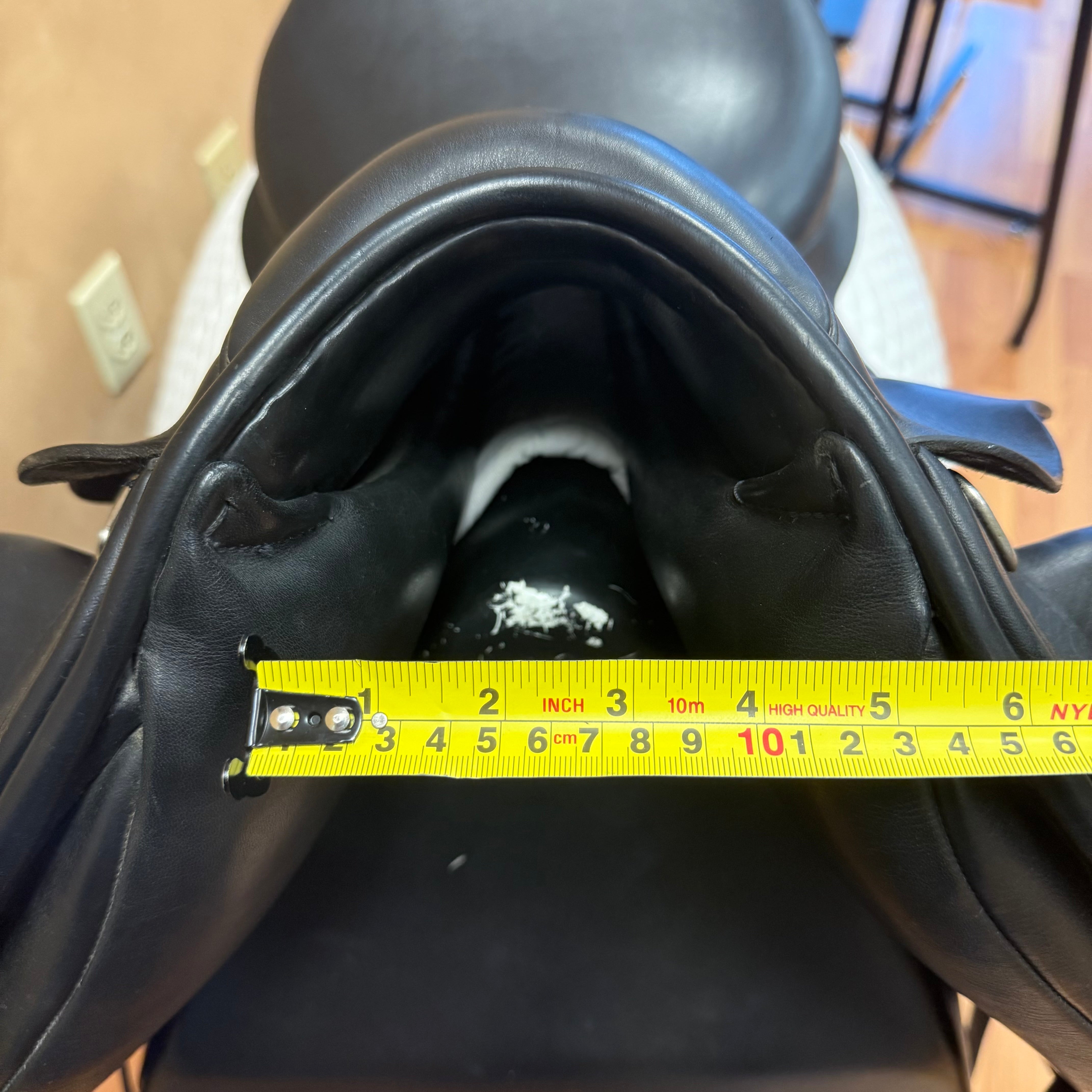 Used Custom Saddlery Wolfgang Solo Dressage Saddle 17" Medium Wide Tree