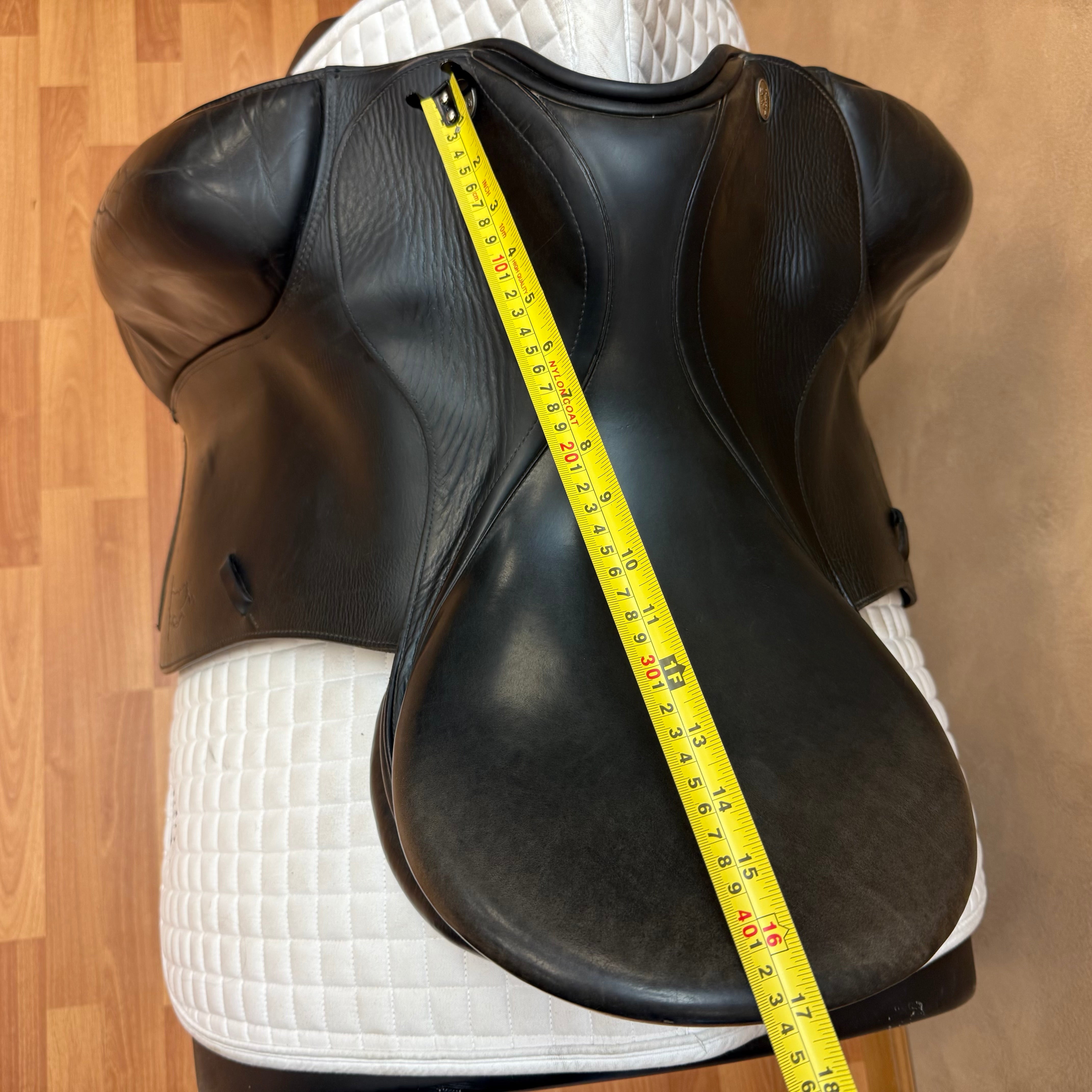 Used Prestige 2000 Dressage Saddle 16" Medium/Medium Wide Tree