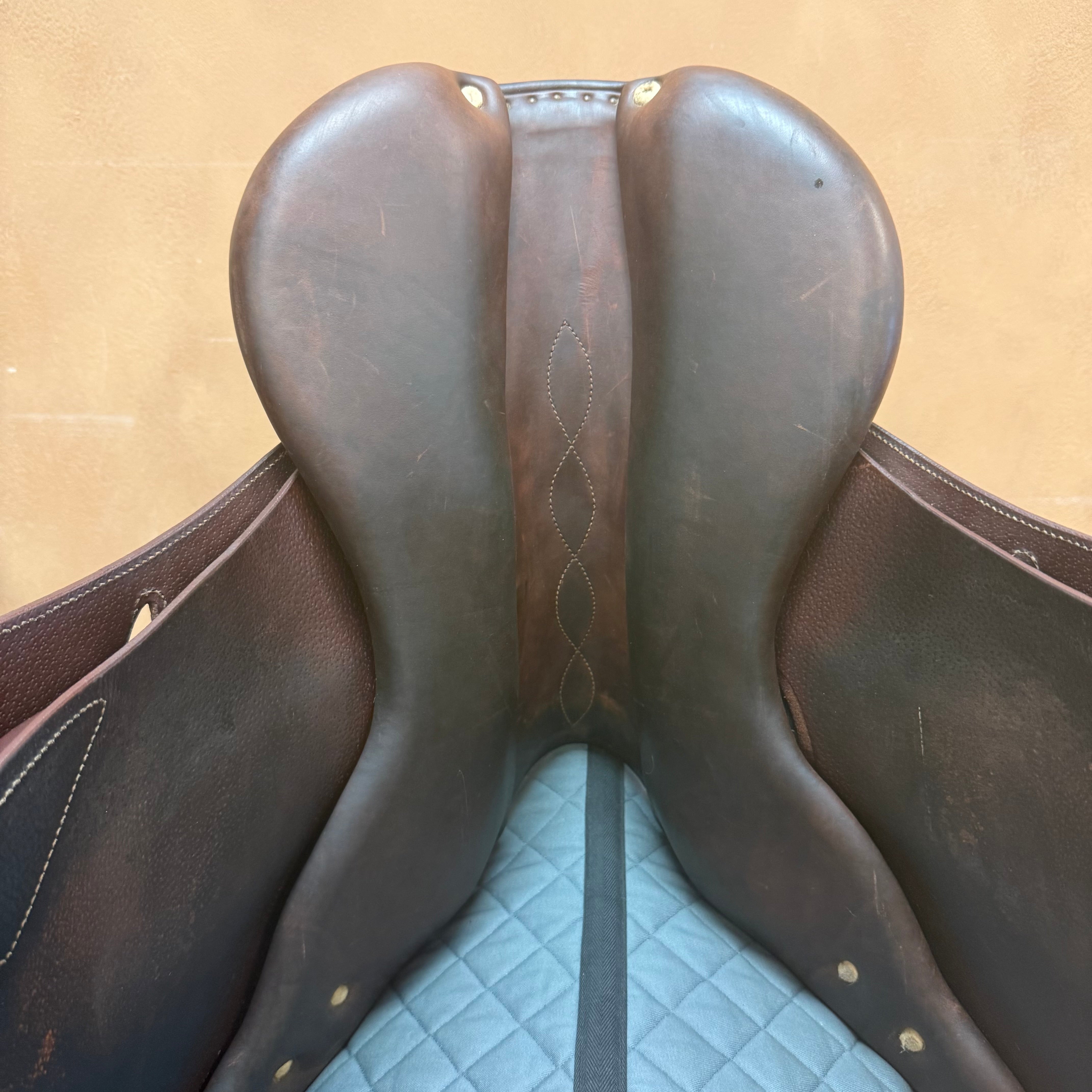 Used Antares Contact Jump Saddle 16.5" Medium Wide Tree