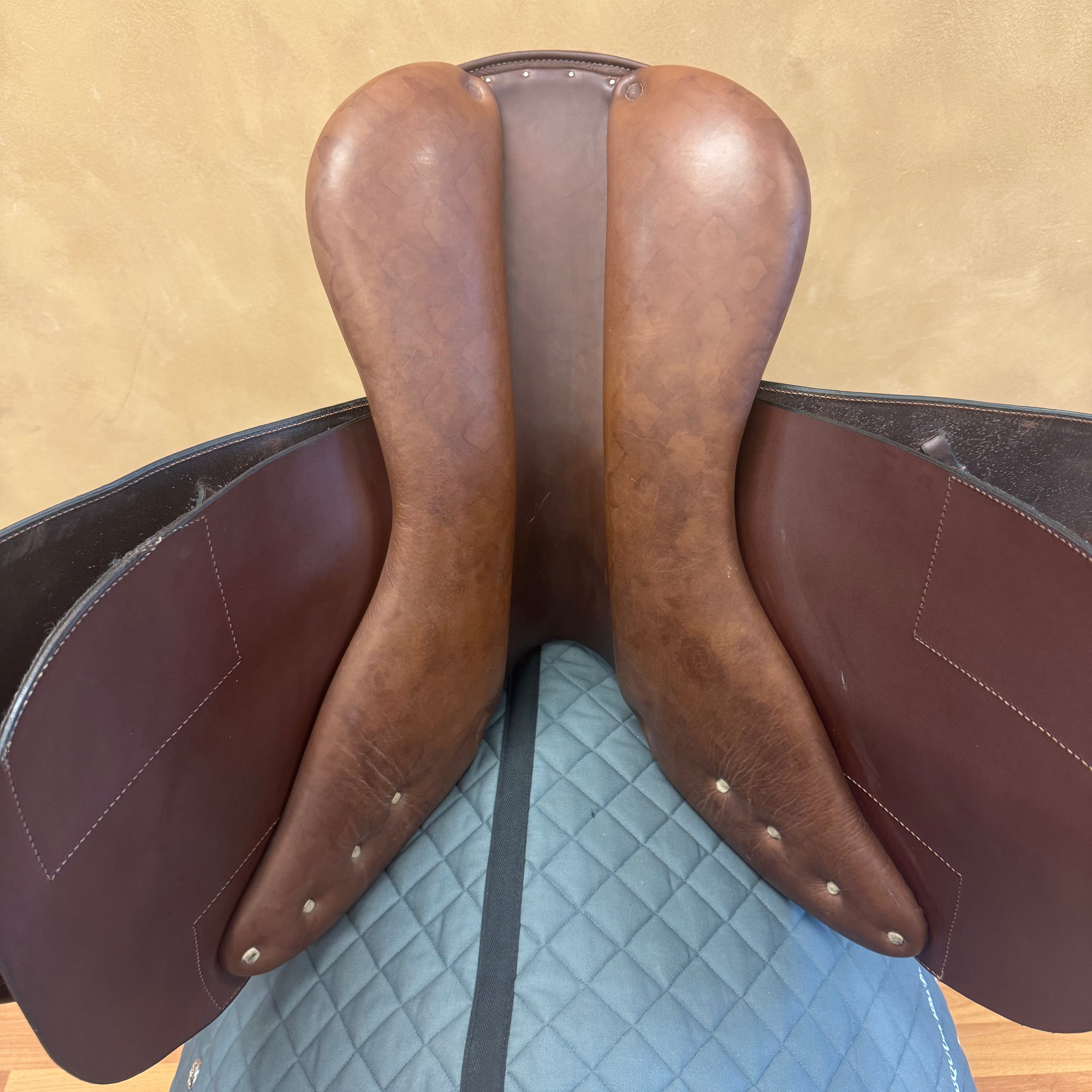 Used Circuit Jump Saddle 17" Medium Wide Tree