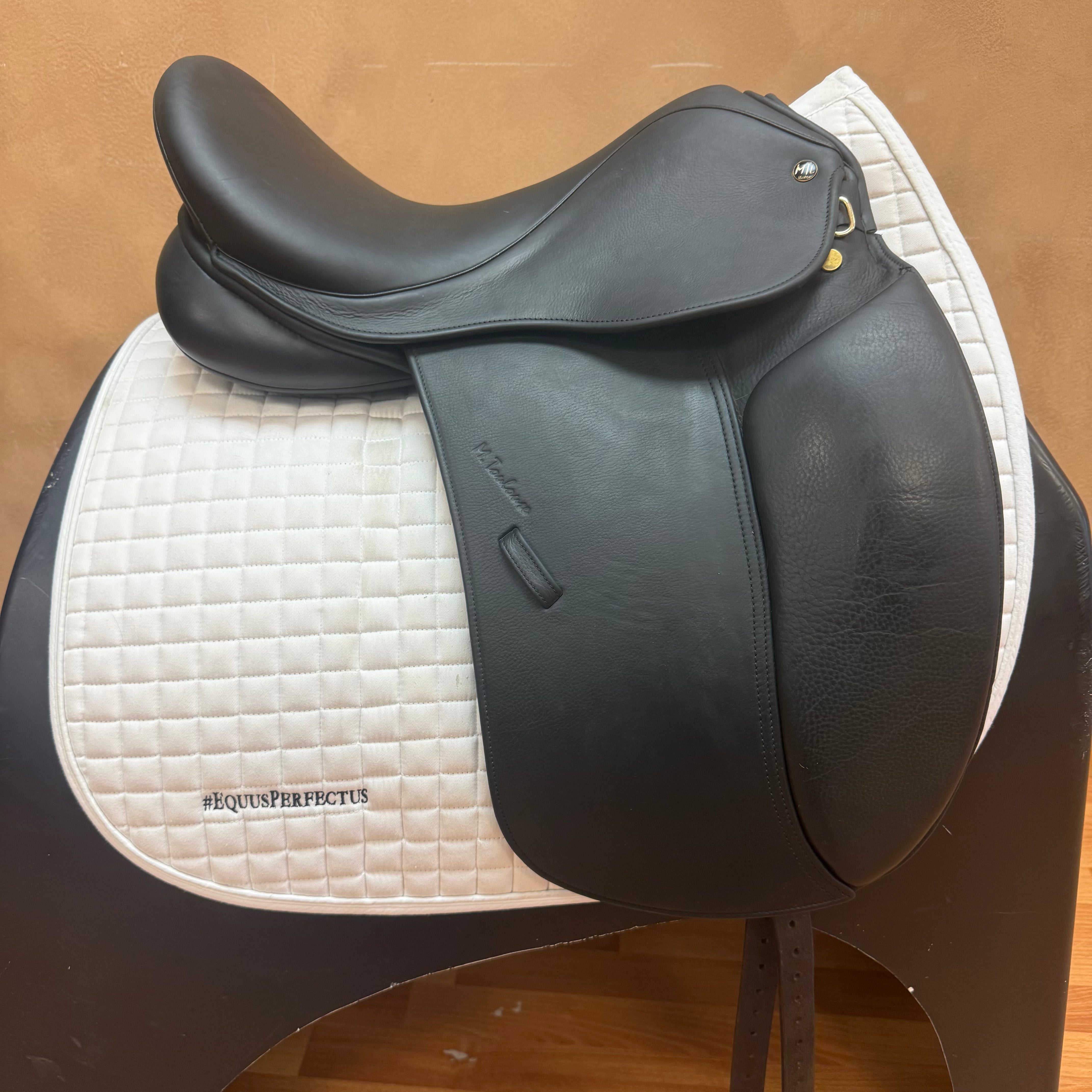 Used M Toulouse Aachen Dressage Saddle 17.5" Medium Tree