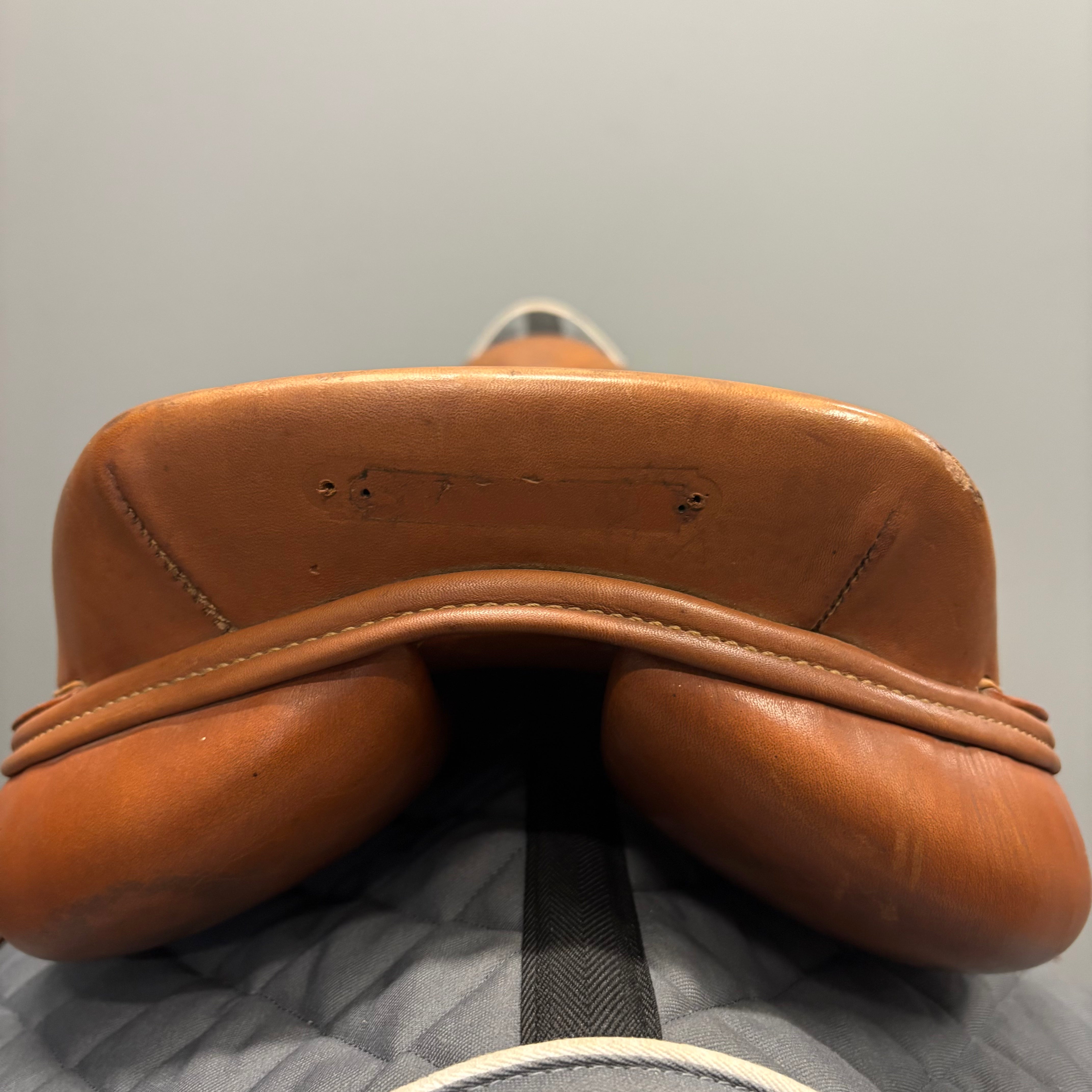 Used HDR Close Contact Saddle 17.5" Medium Tree