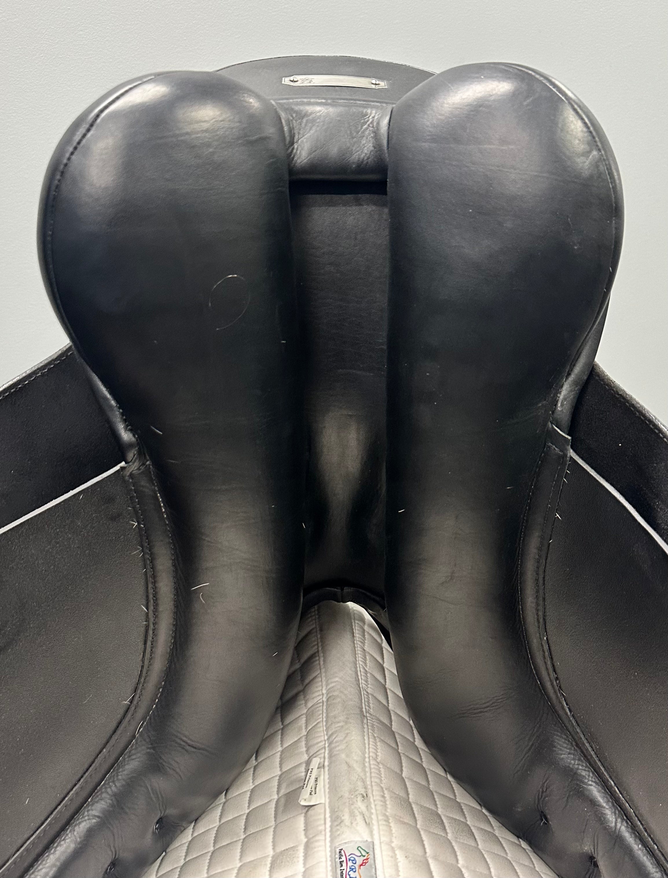 Used Lovatt & Ricketts Dressage Saddle 17.5 Wide Tree