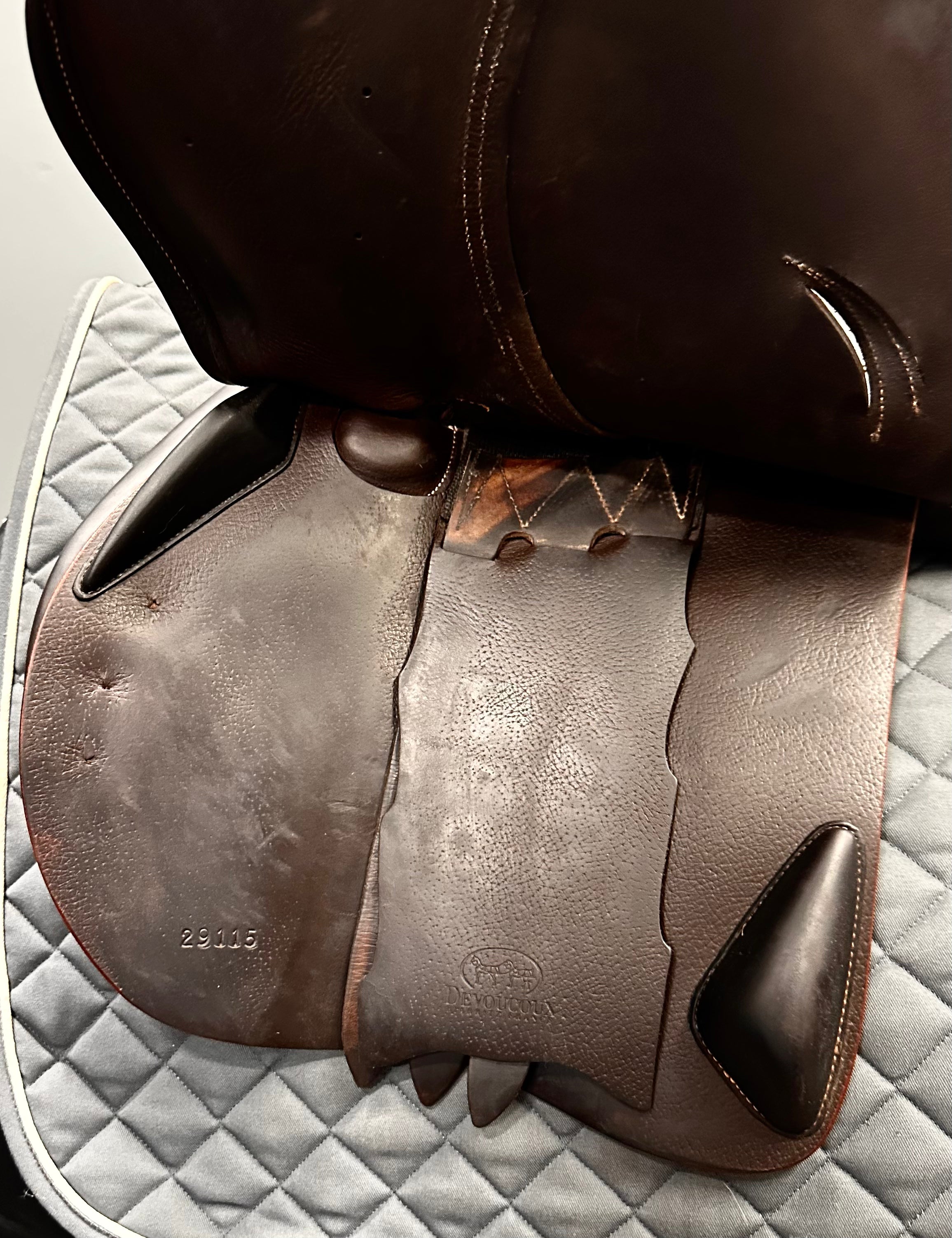 Used Devoucoux Oldara Jump Saddle 18.5" Medium Tree