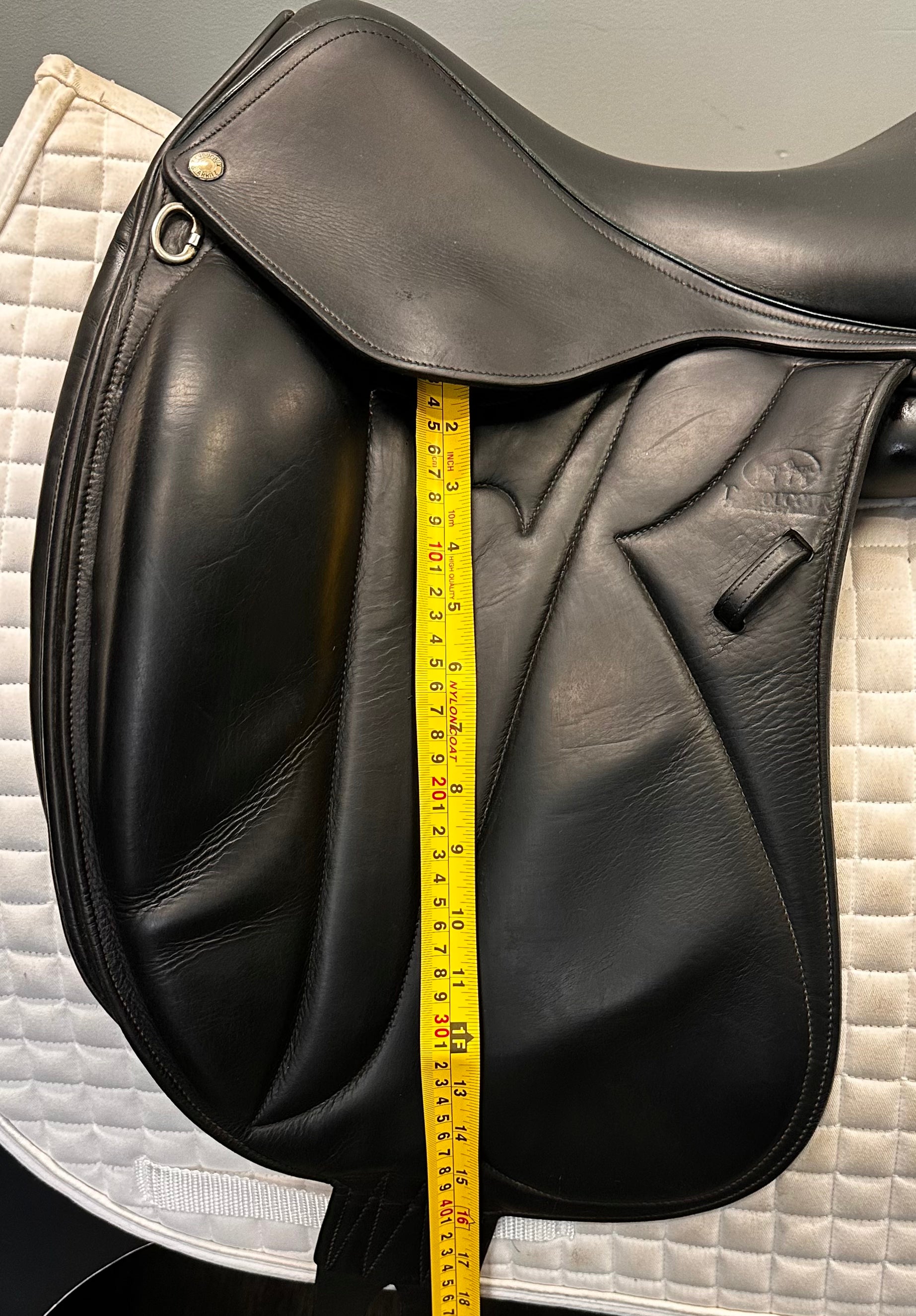 Used Devoucoux Dressage Saddle 18" Medium Tree