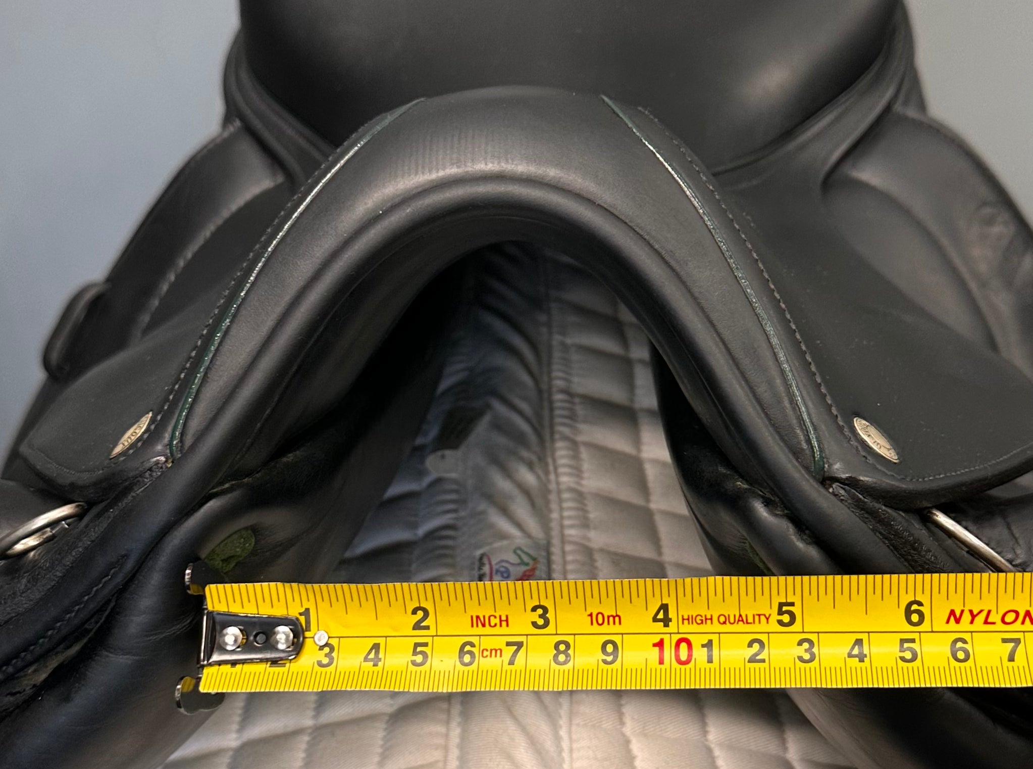 Used Devoucoux Dressage Saddle 18" Medium Tree