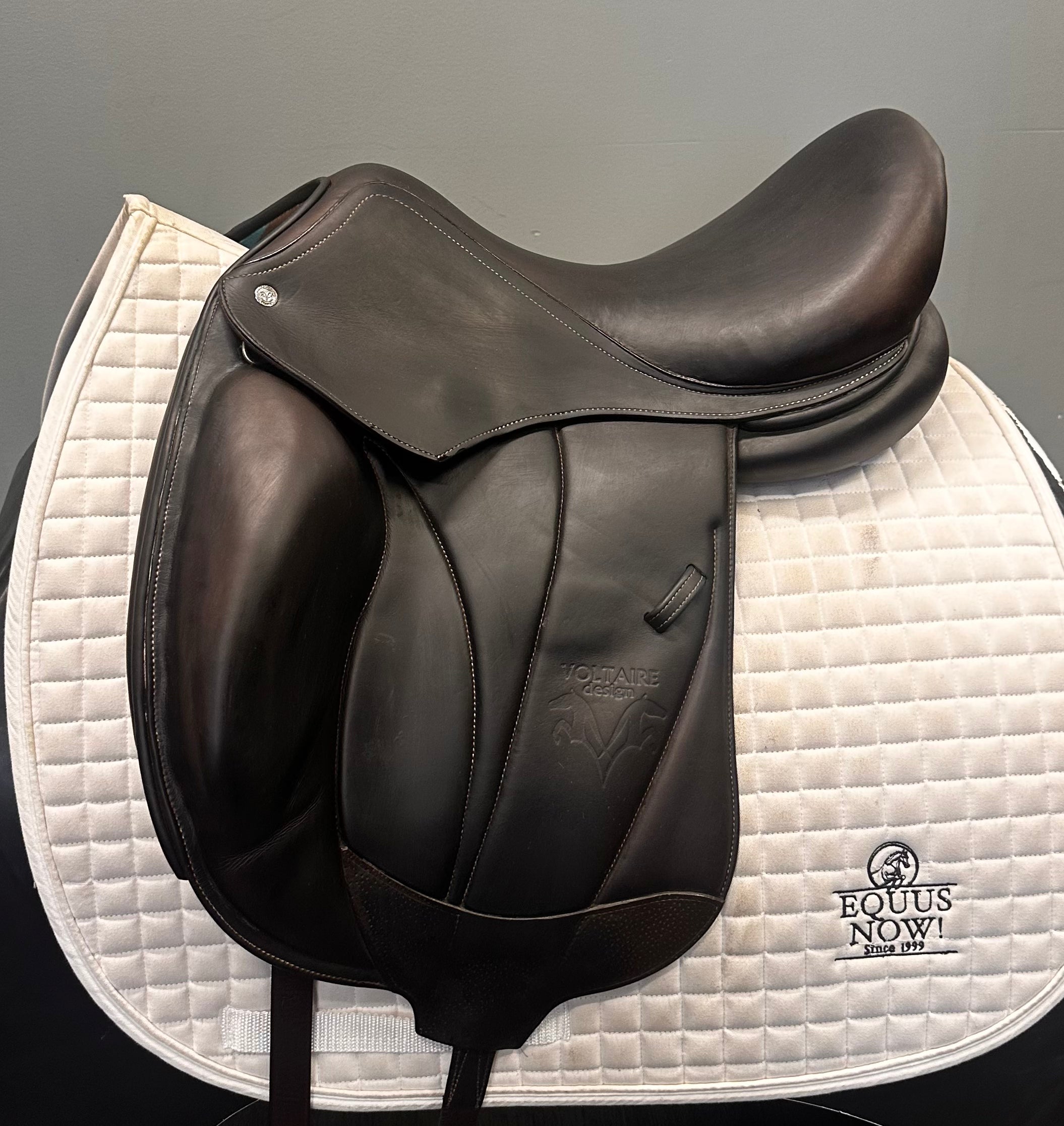 Used Voltaire Adelaide Dressage Saddle 17" Medium Wide Tree