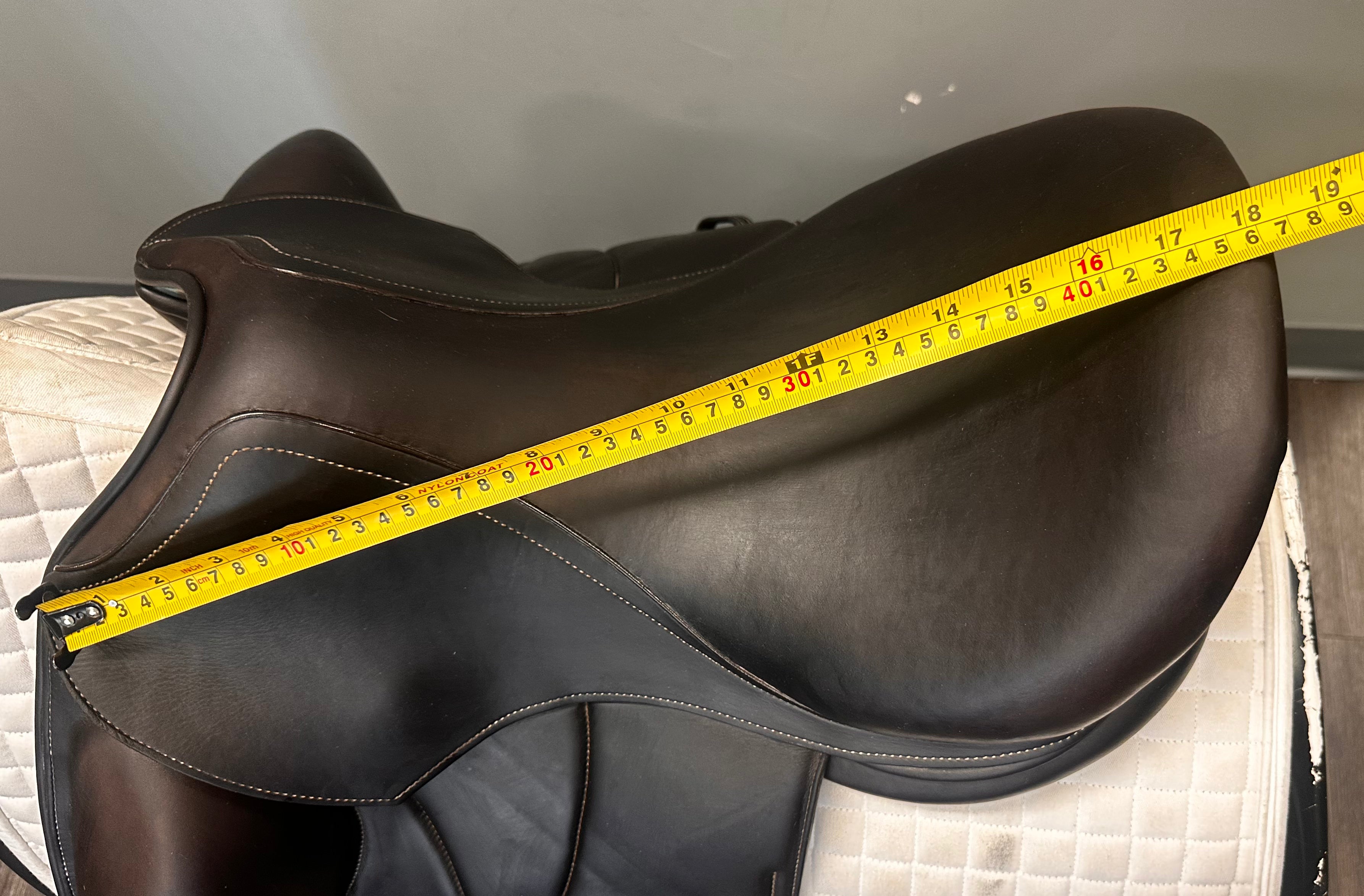 Used Voltaire Adelaide Dressage Saddle 17" Medium Wide Tree