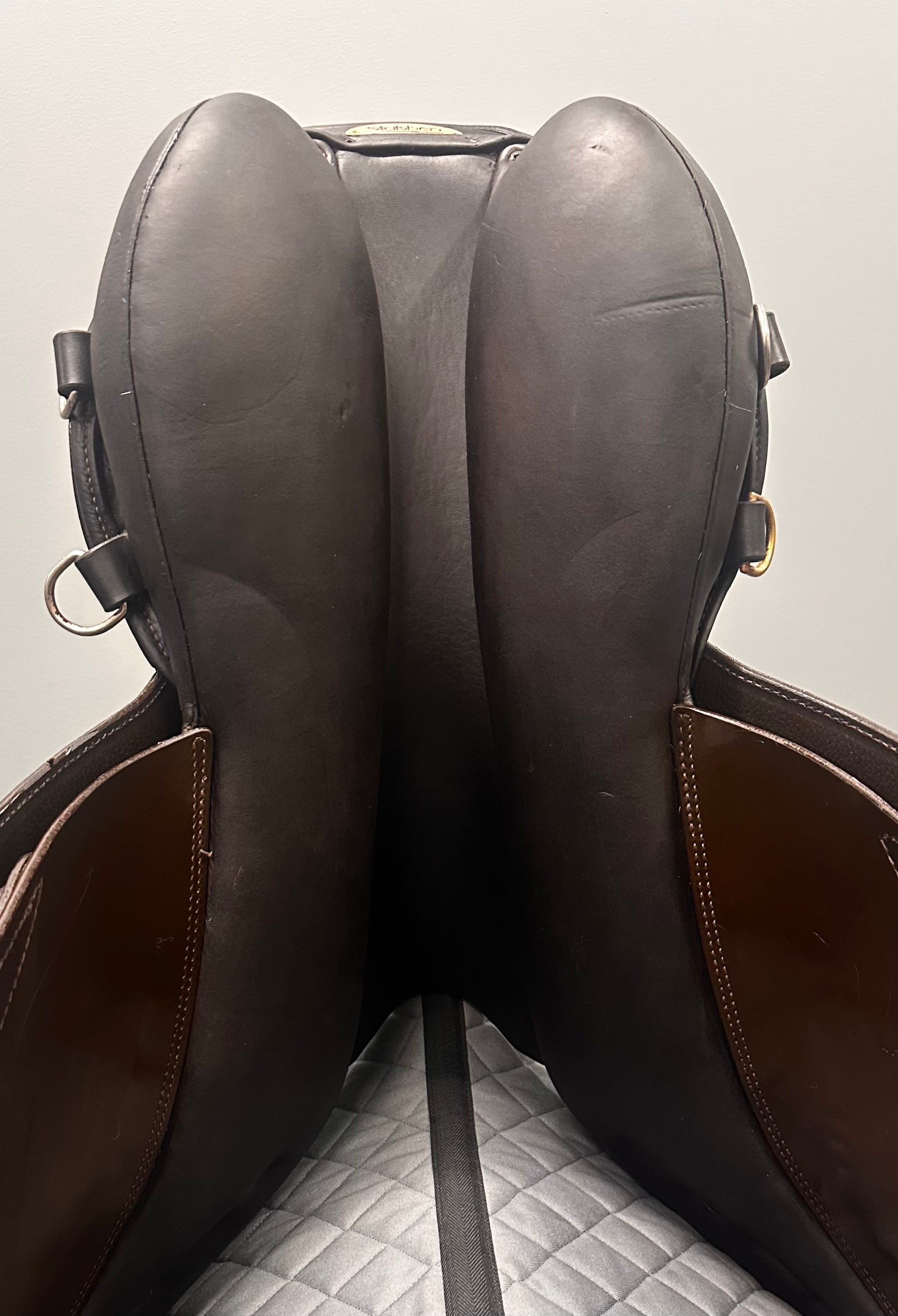 Used Stubben Ascend CS Deluxe Jump Saddle 18" Medium Tree