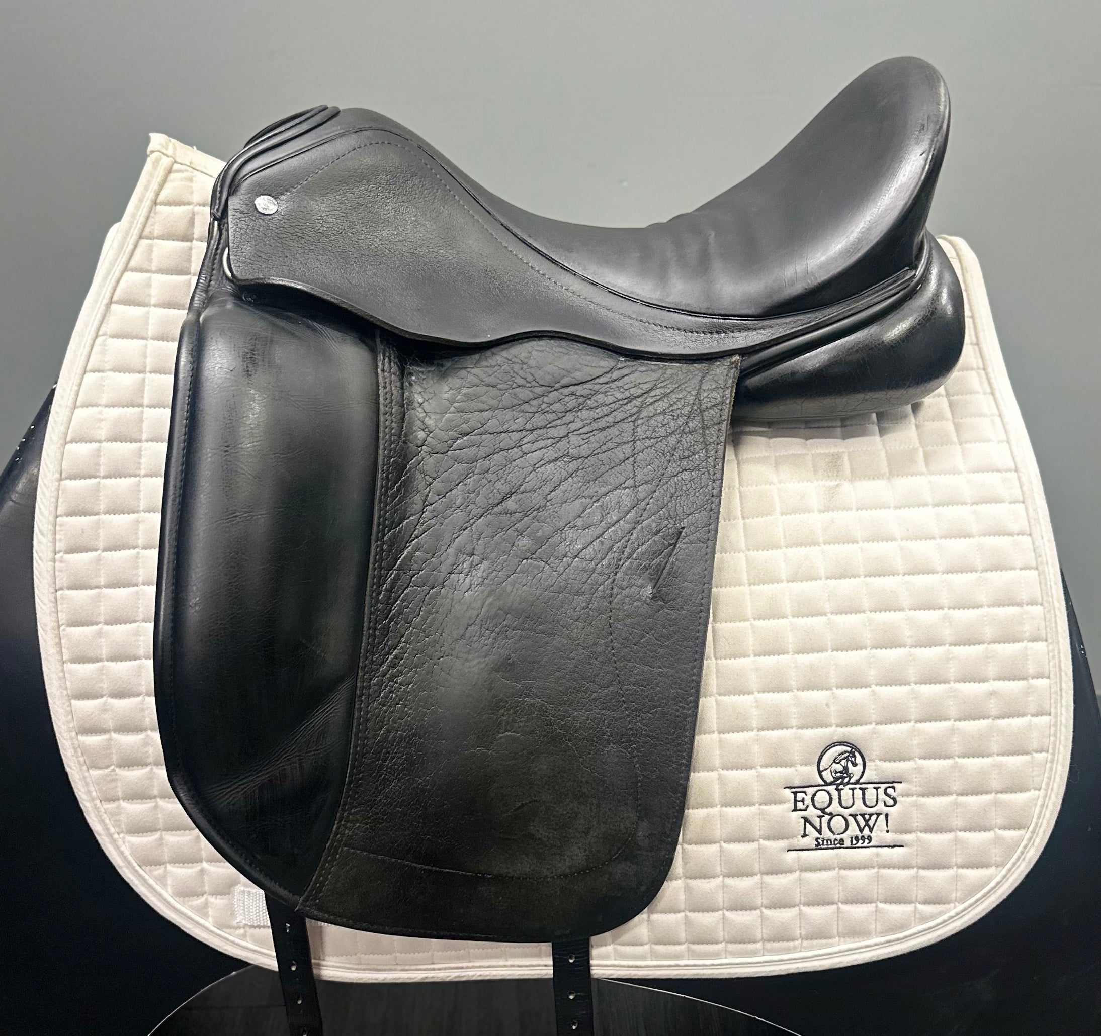 Used Custom Dressage Saddle 18" Medium Tree