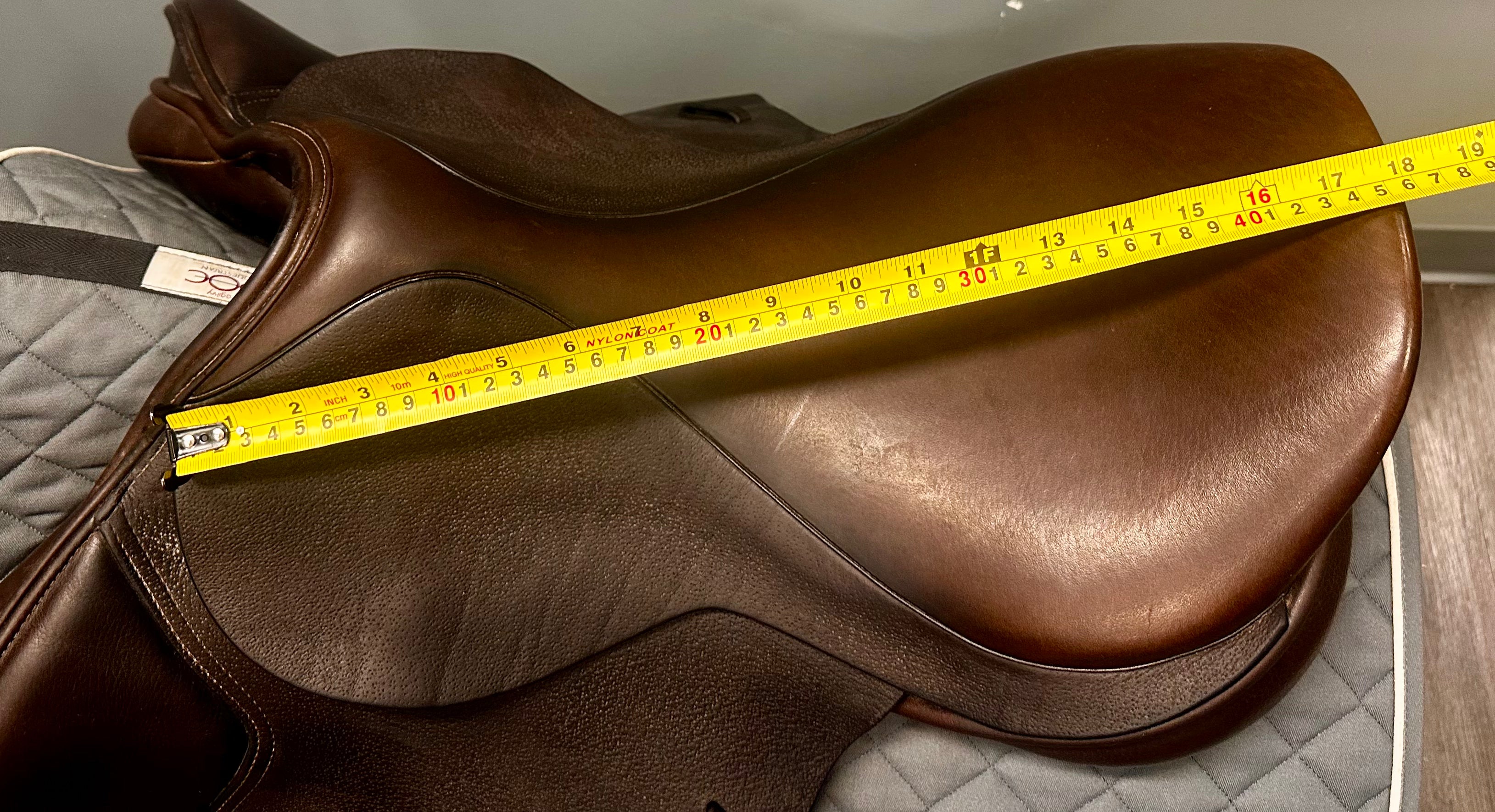 Used Patrick 17" Medium-Wide Tree