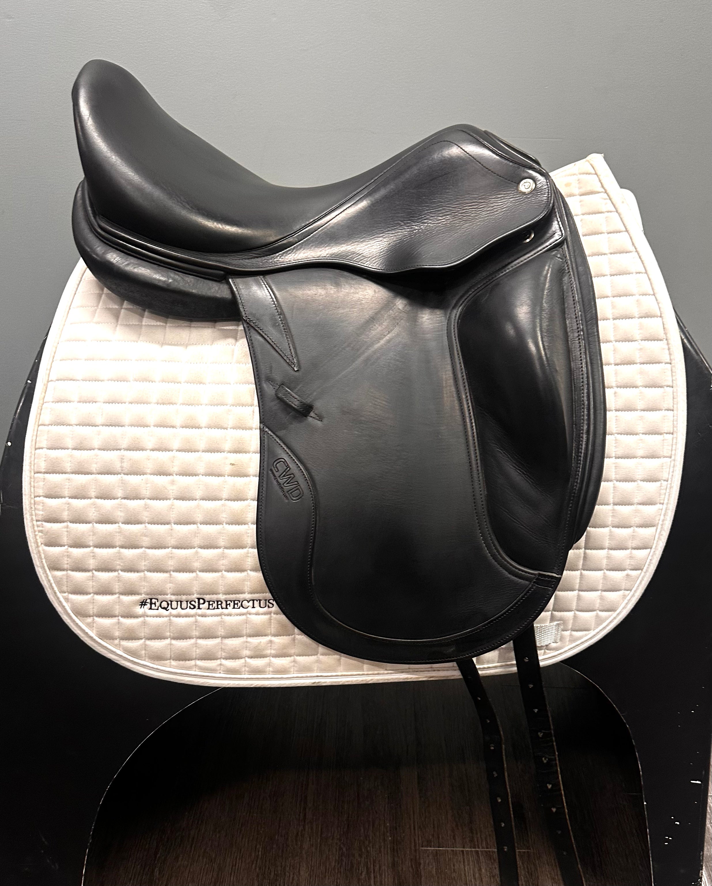 Used CWD Dressage Saddle SE05 19" Medium-Wide Tree