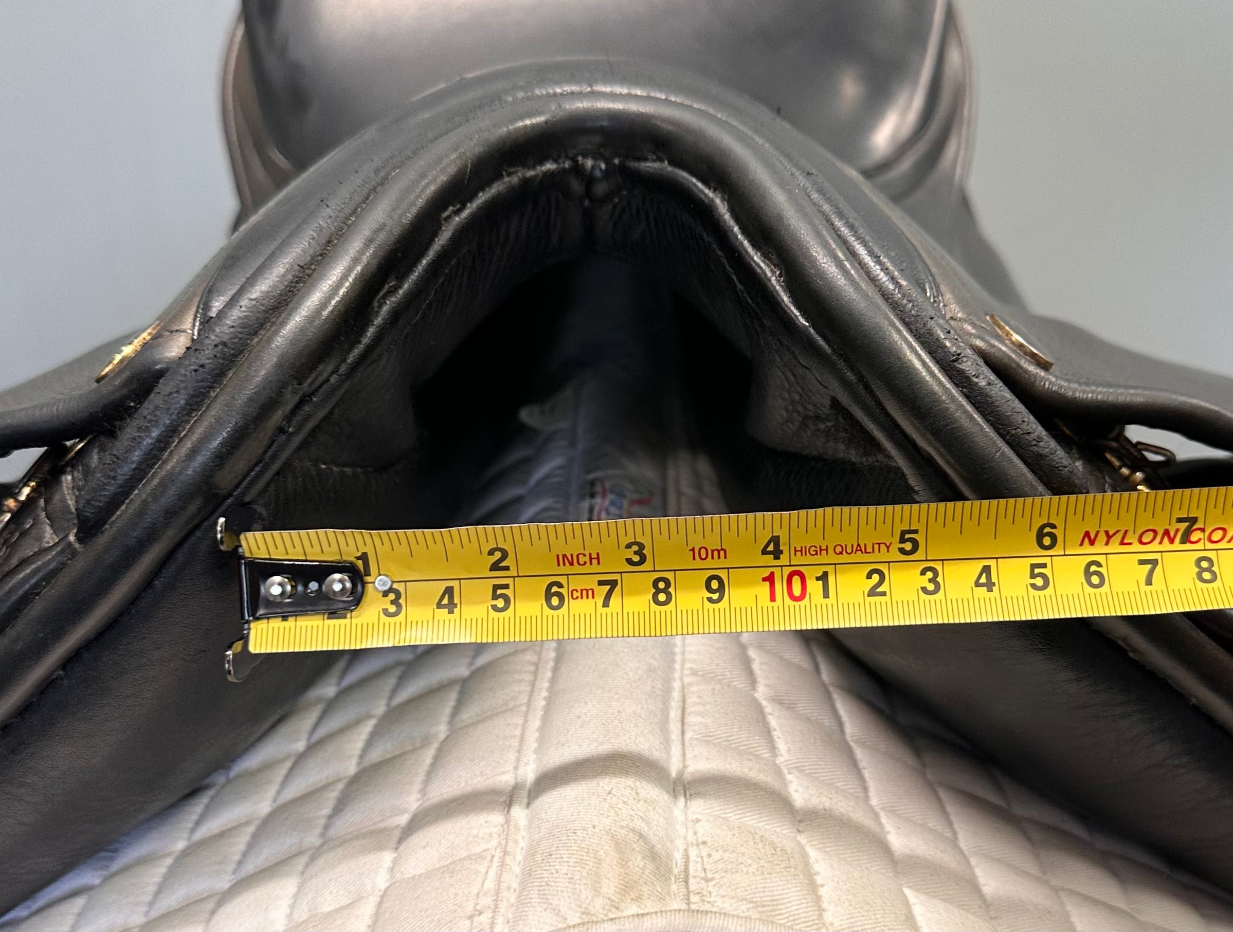 Used Borne Dressage Saddle 18" Medium-Wide Tree
