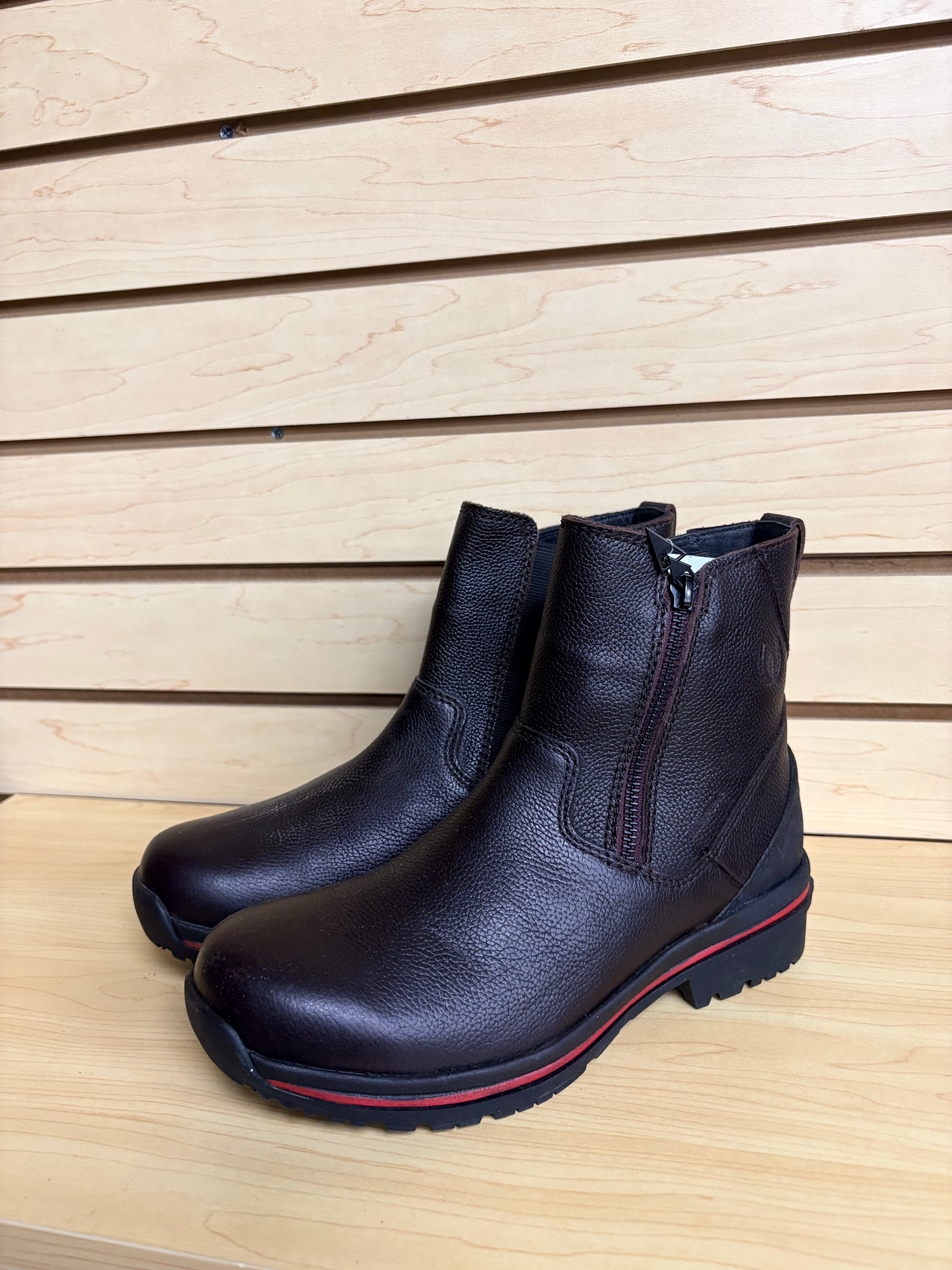 Used 8.5 Brown Kerrits Woodstock Barn Boots