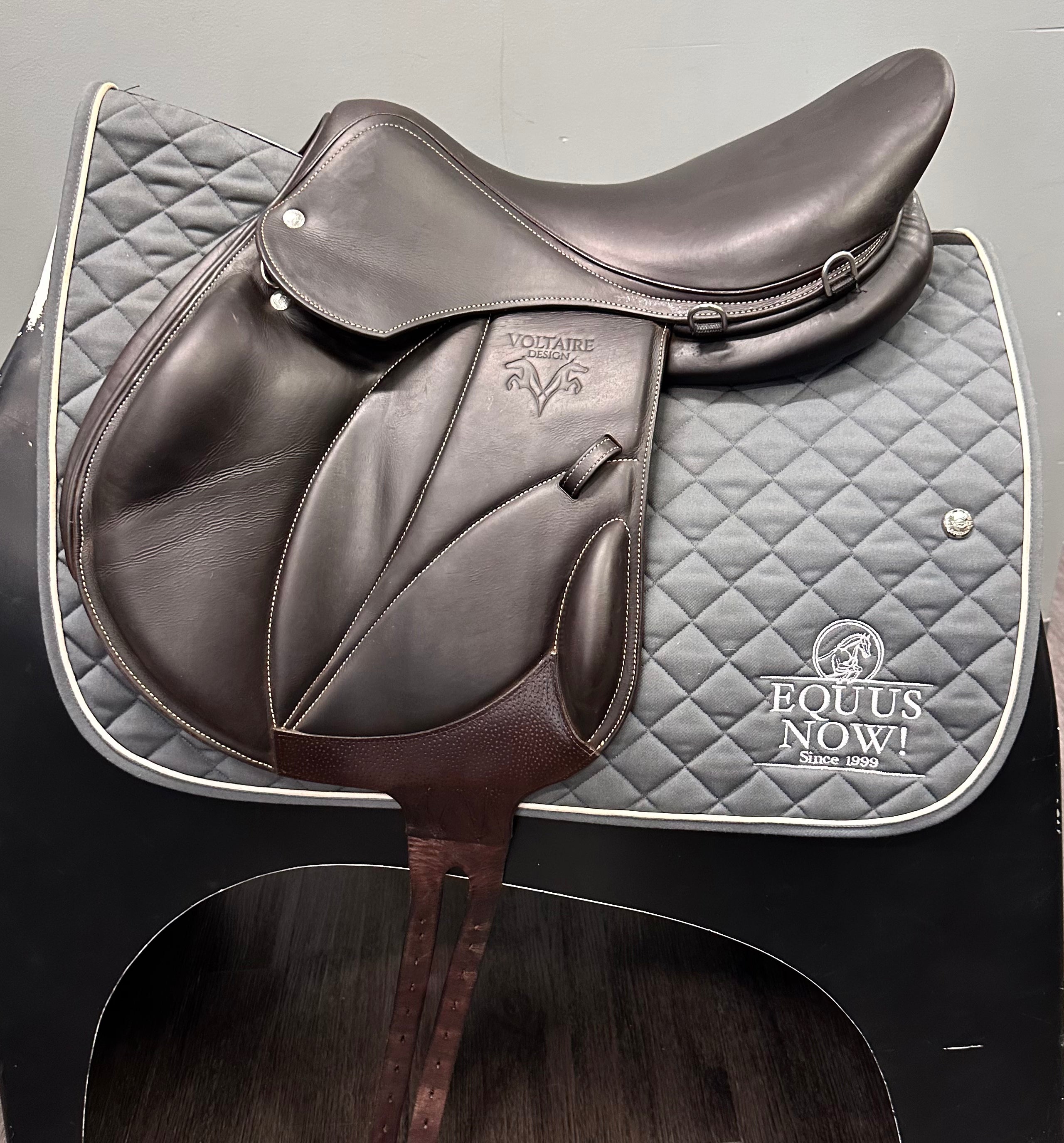 Used Voltaire Lexington Jump Saddle 18" Medium Tree