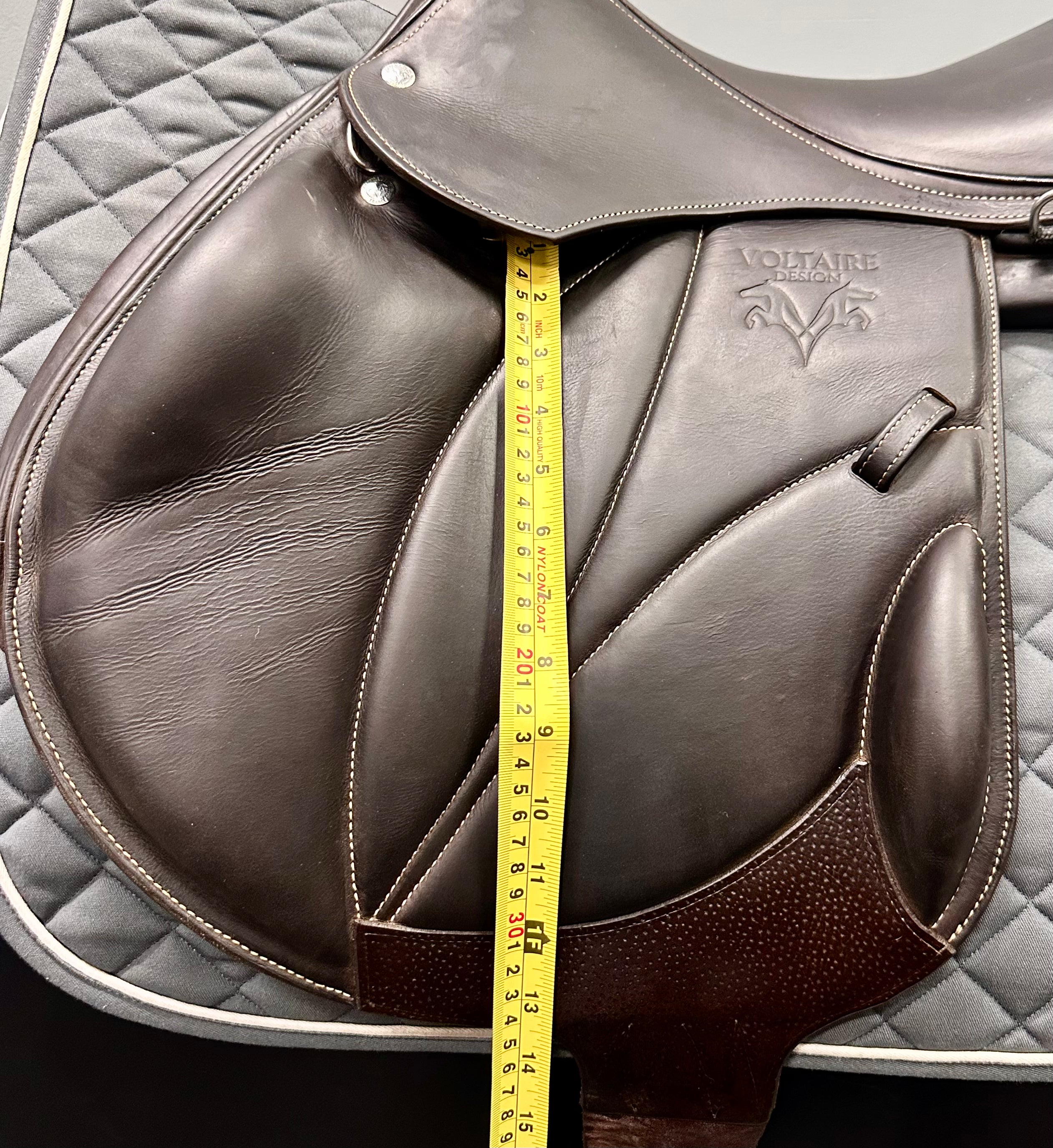 Used Voltaire Lexington Jump Saddle 18" Medium Tree