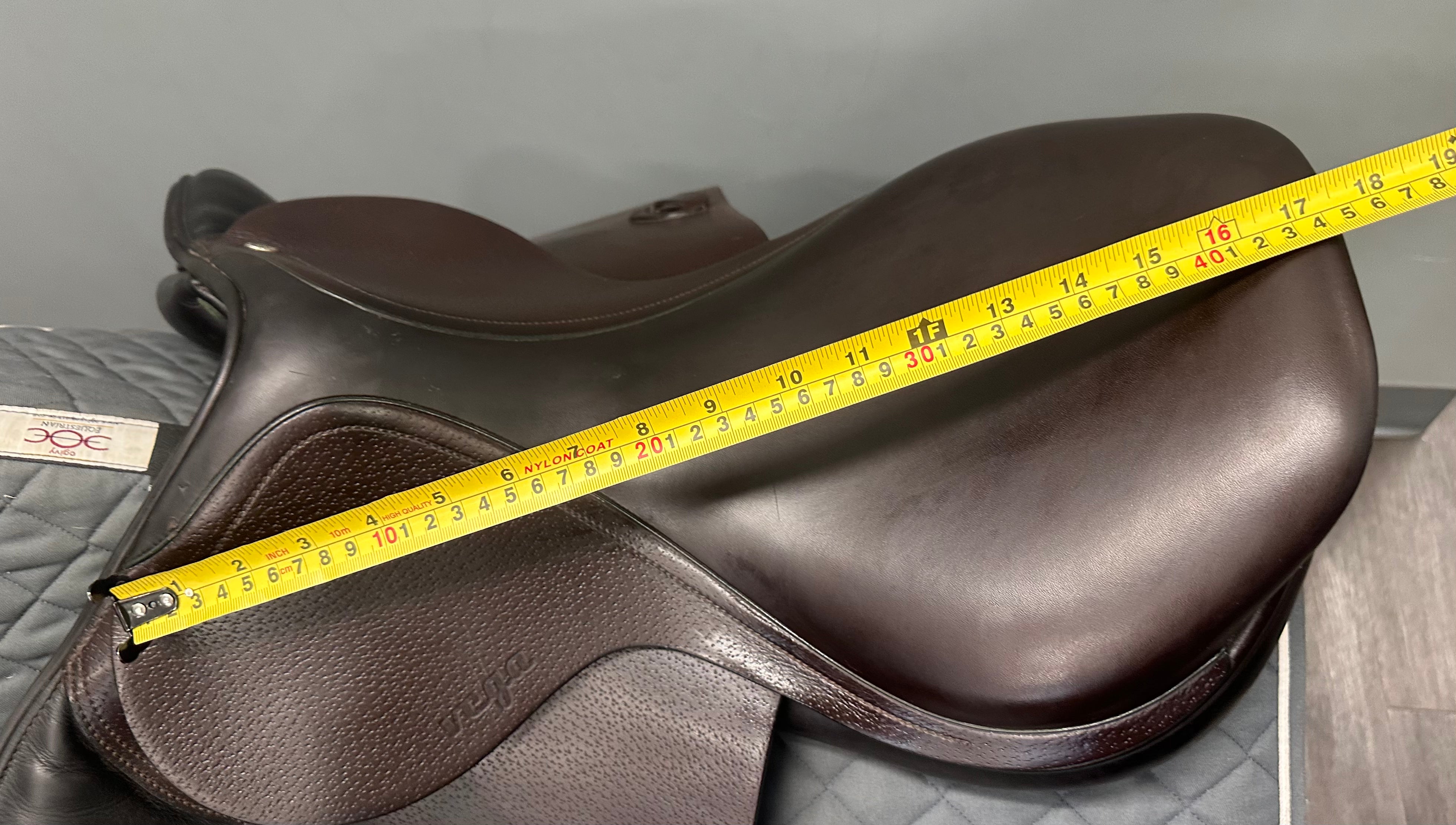 Used Amerigo Vega Jump Saddle 17" Medium Tree