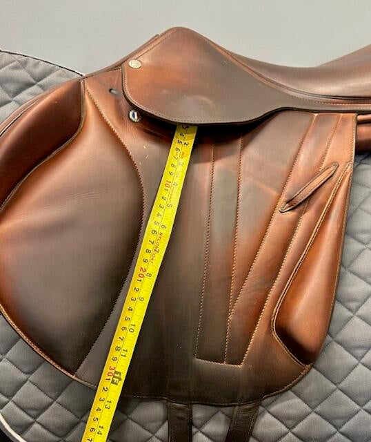 Used Butet Saumur Jump Saddle 18" Medium Tree