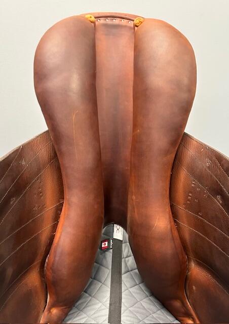 Used Butet Saumur Jump Saddle 18" Medium Tree
