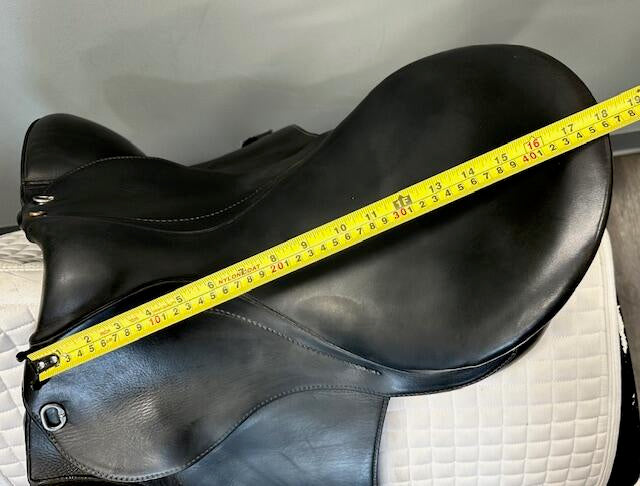 Used Stubben Dressage Saddle 18" Medium Tree