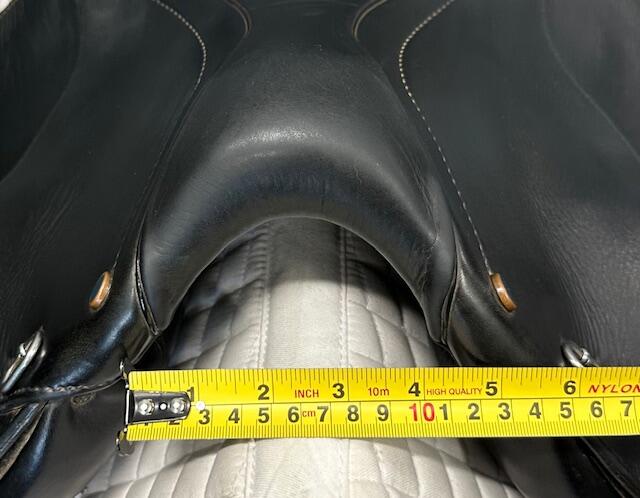 Used Stubben Dressage Saddle 18" Medium Tree