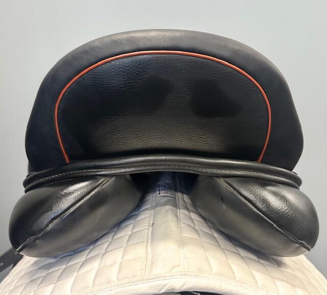 Used Custom Wolfgang Omni Monoflap Dressage Saddle 18.5 Wide Tree