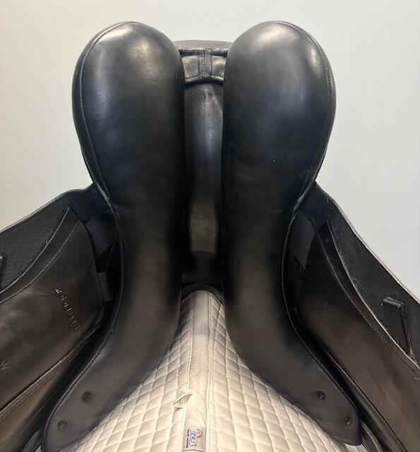 Used Sankey XTS Dressage Saddle 18" Wide Tree