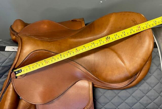 Used Stubben Zaria Jump Saddle 17" Medium Wide Gullet