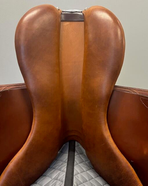 Used Stubben Zaria Jump Saddle 17" Medium Wide Gullet
