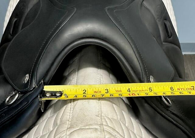 Used Devoucoux Dressage Saddle 18" Medium Tree