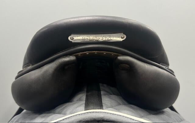 Used Voltaire Palm Beach Jump Saddle 18" Medium Tree