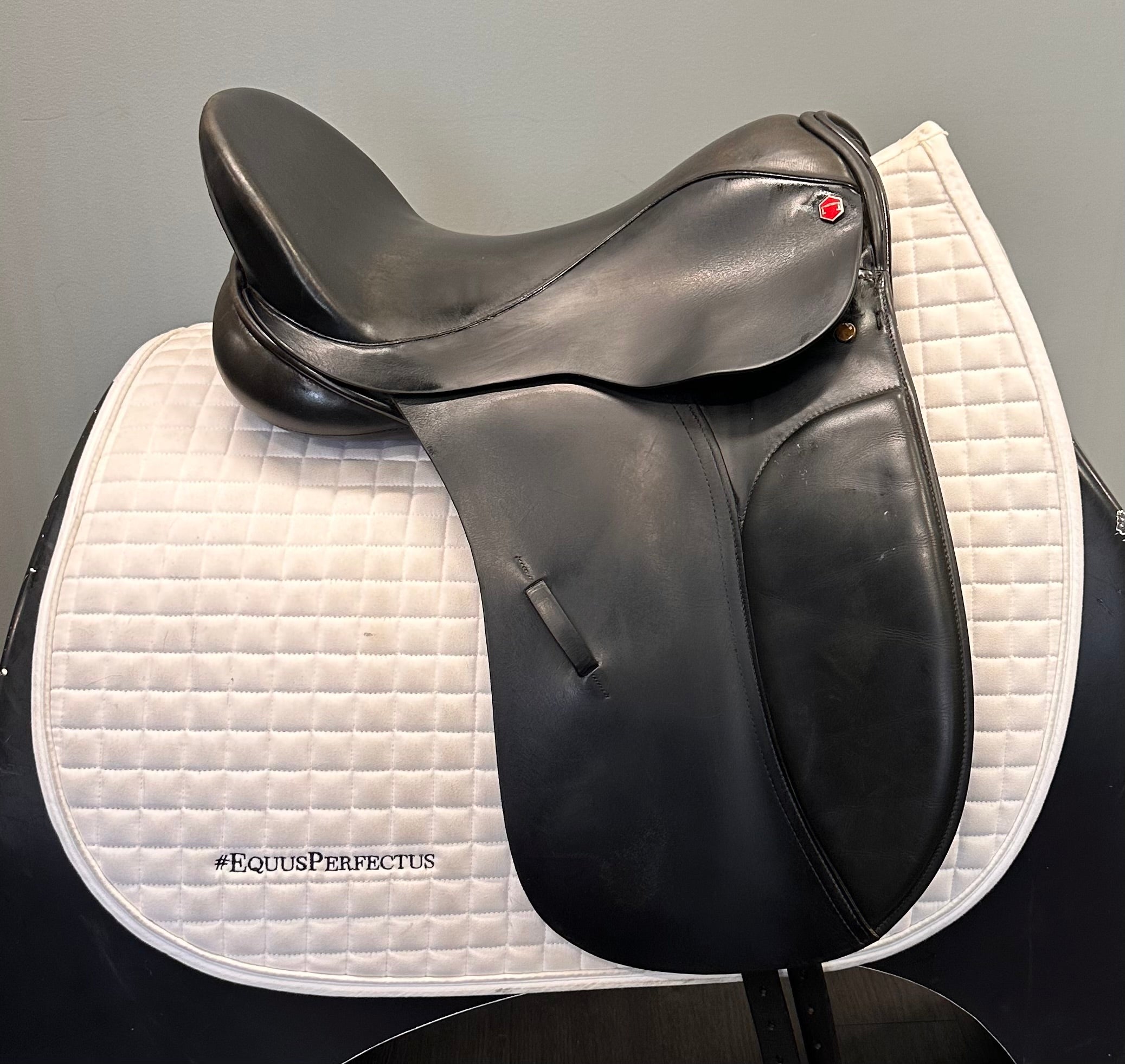 Used Albion SLK Dressage Saddle 17.5" Wide Tree