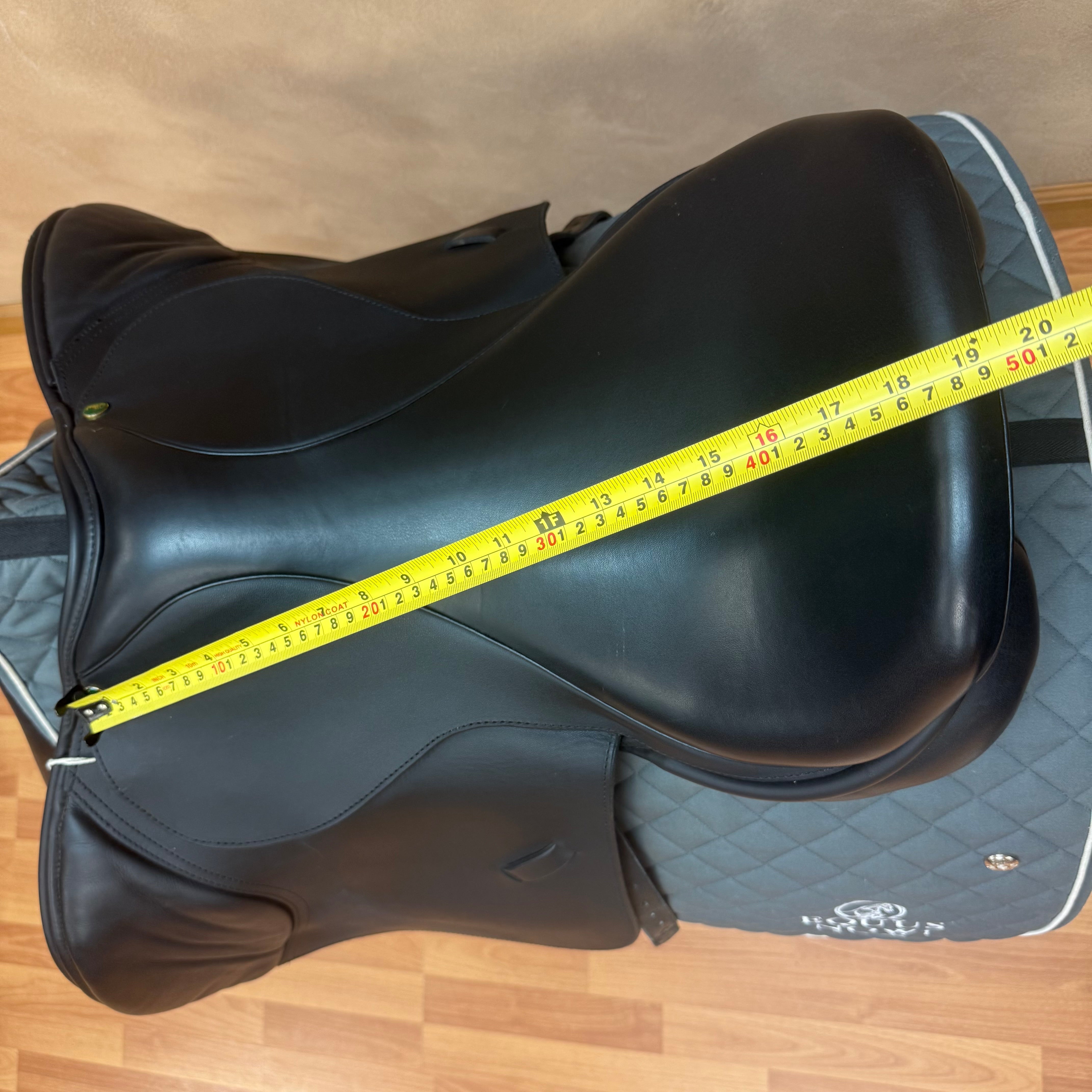 Used Ideal H&C Jump Saddle 18" Extra Wide Tree