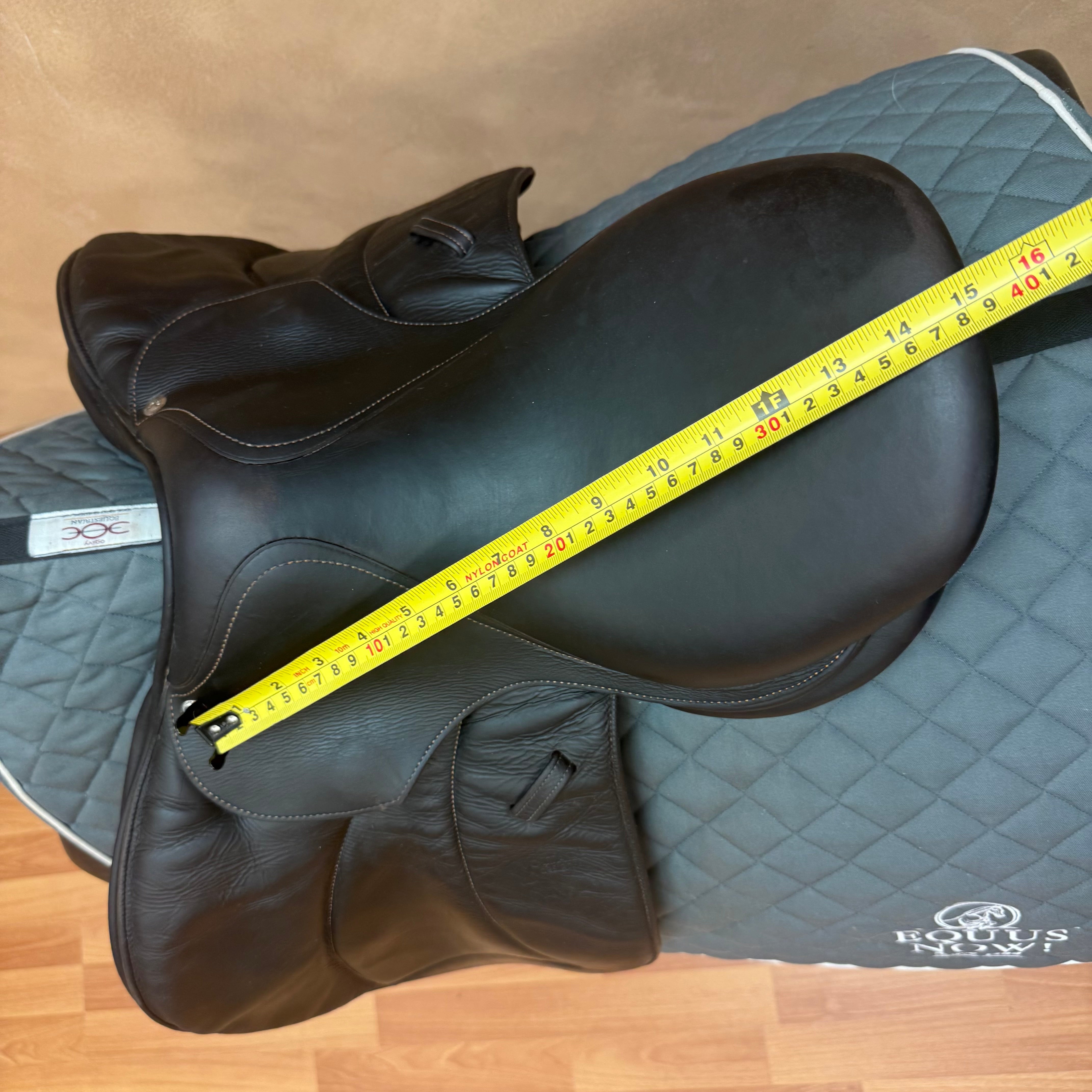 Used Voltaire Welli Pony Jump Saddle 15.5" Medium Tree