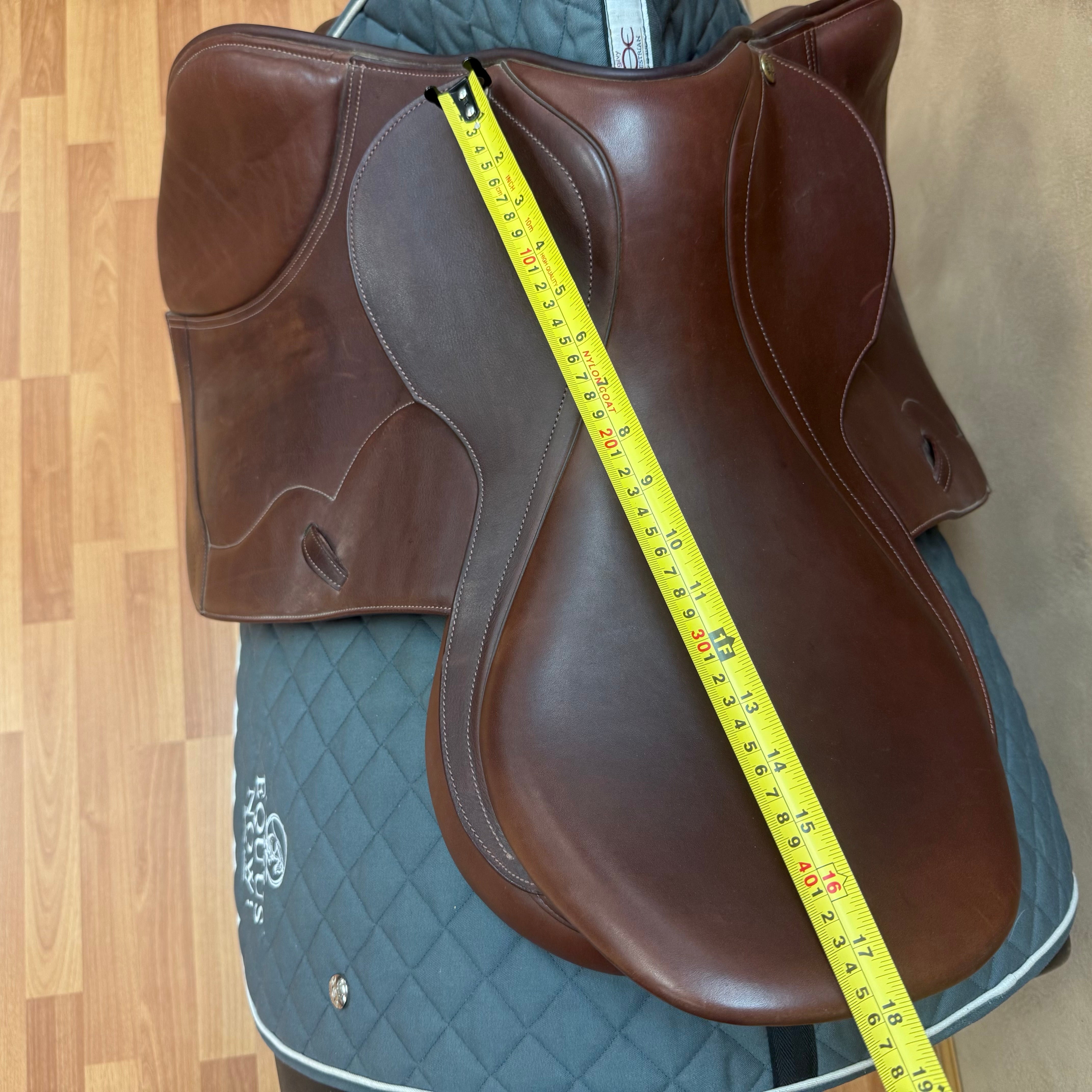 Used Pessoa Gen-X3 Jump Saddle 18" Medium Tree