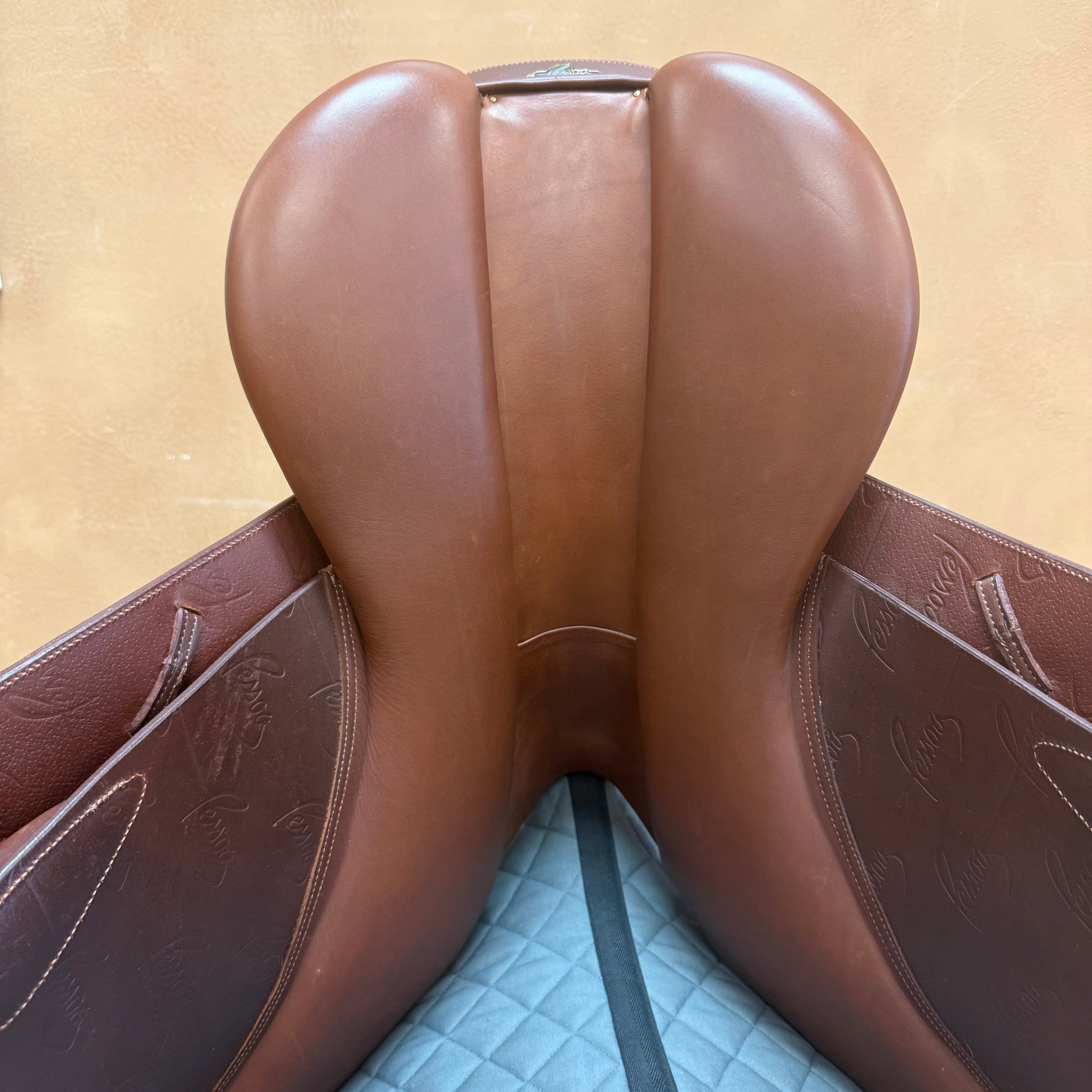 Used Pessoa Gen-X3 Jump Saddle 18" Medium Tree