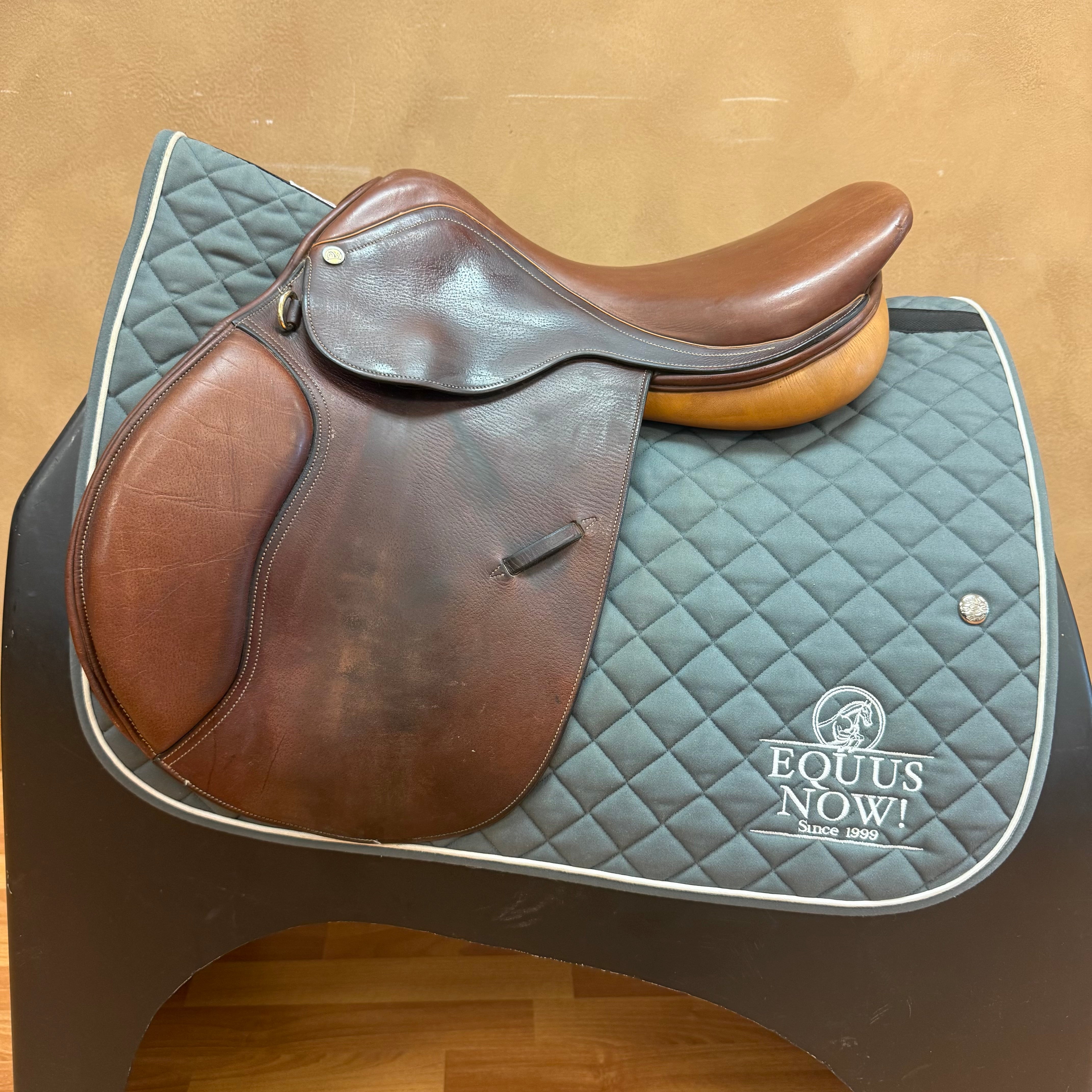 Used Ovation Ruiz Diaz Jump Saddle 16.5" Medium Tree