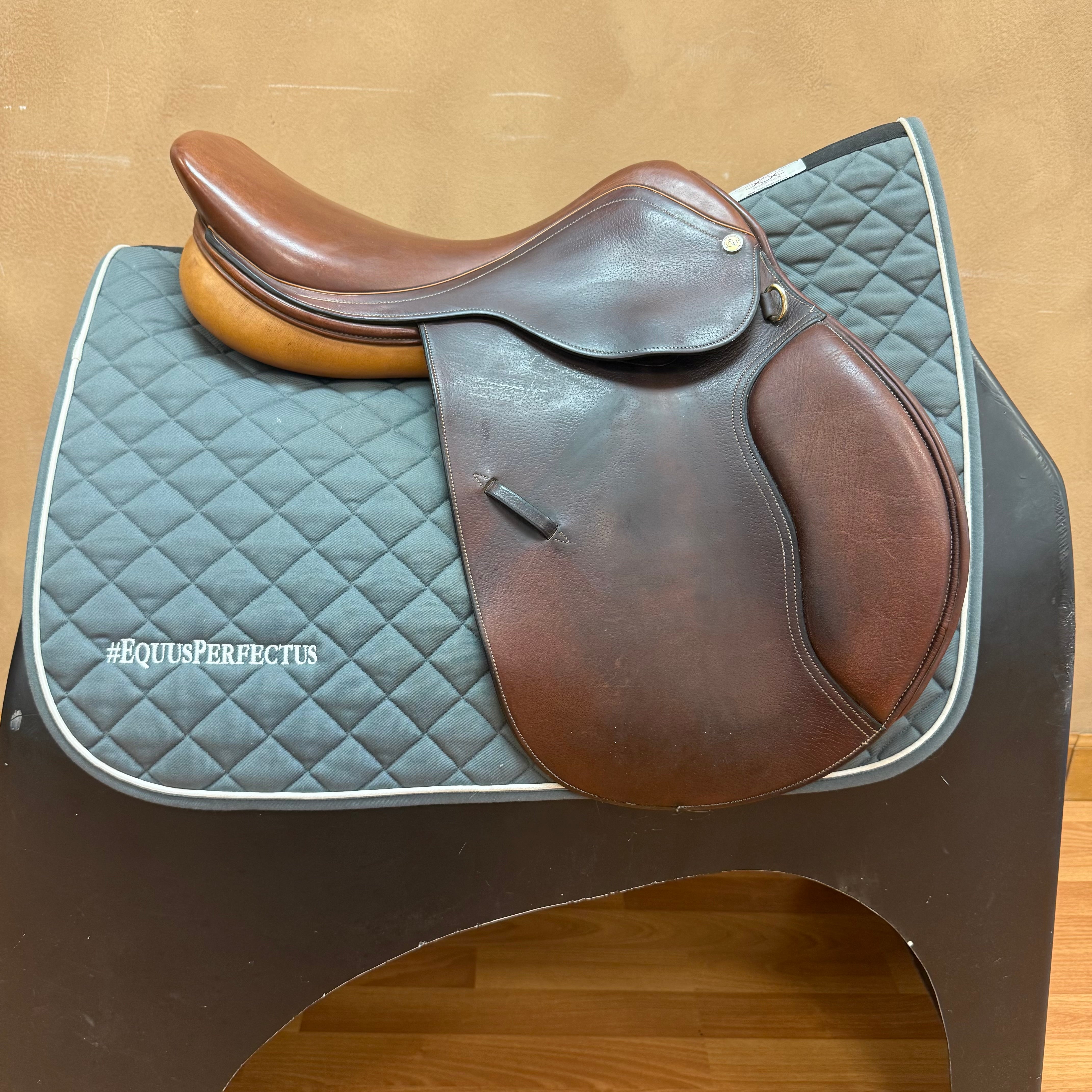 Used Ovation Ruiz Diaz Jump Saddle 16.5" Medium Tree