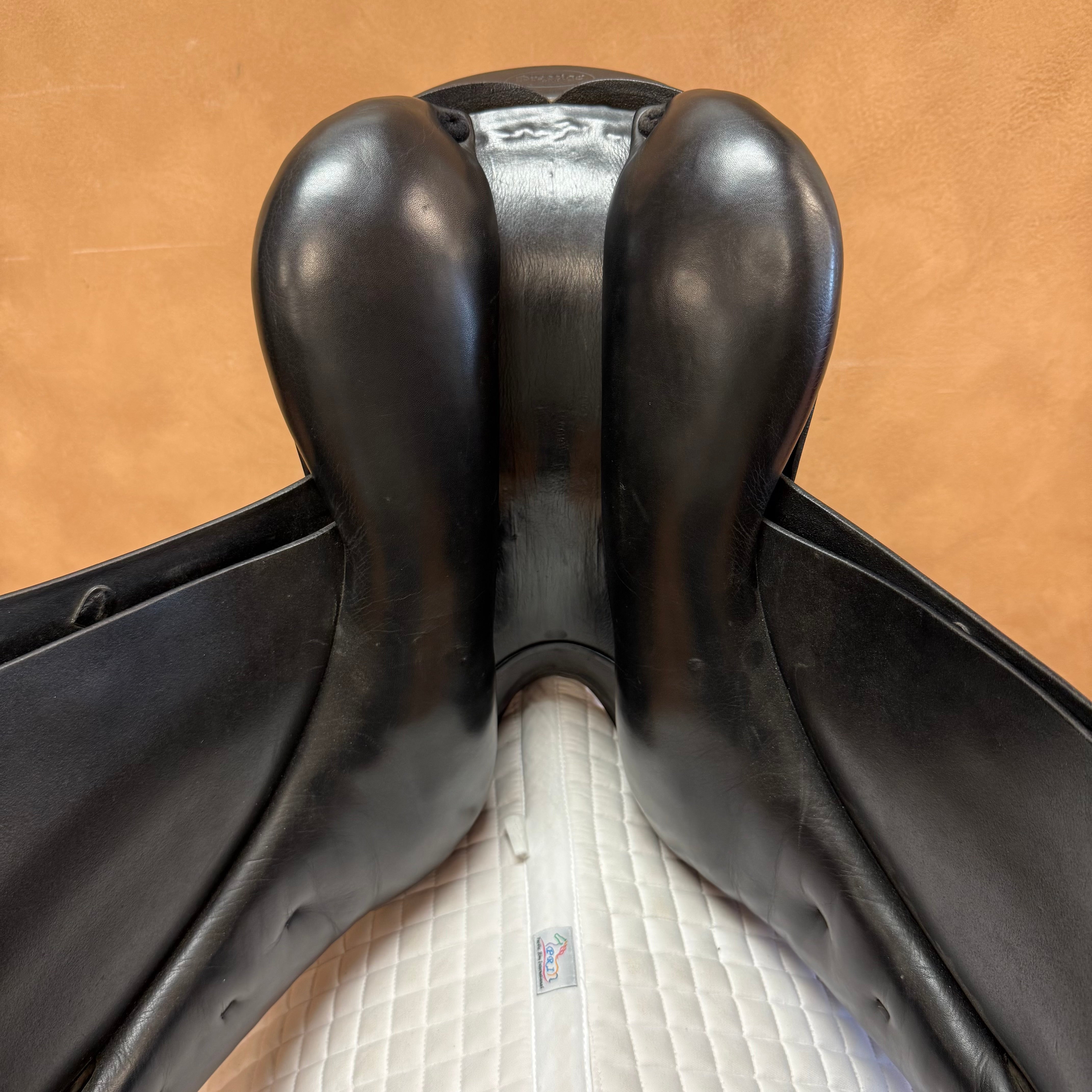 Used Prestige Top Dressage Saddle 18" Medium Wide Tree