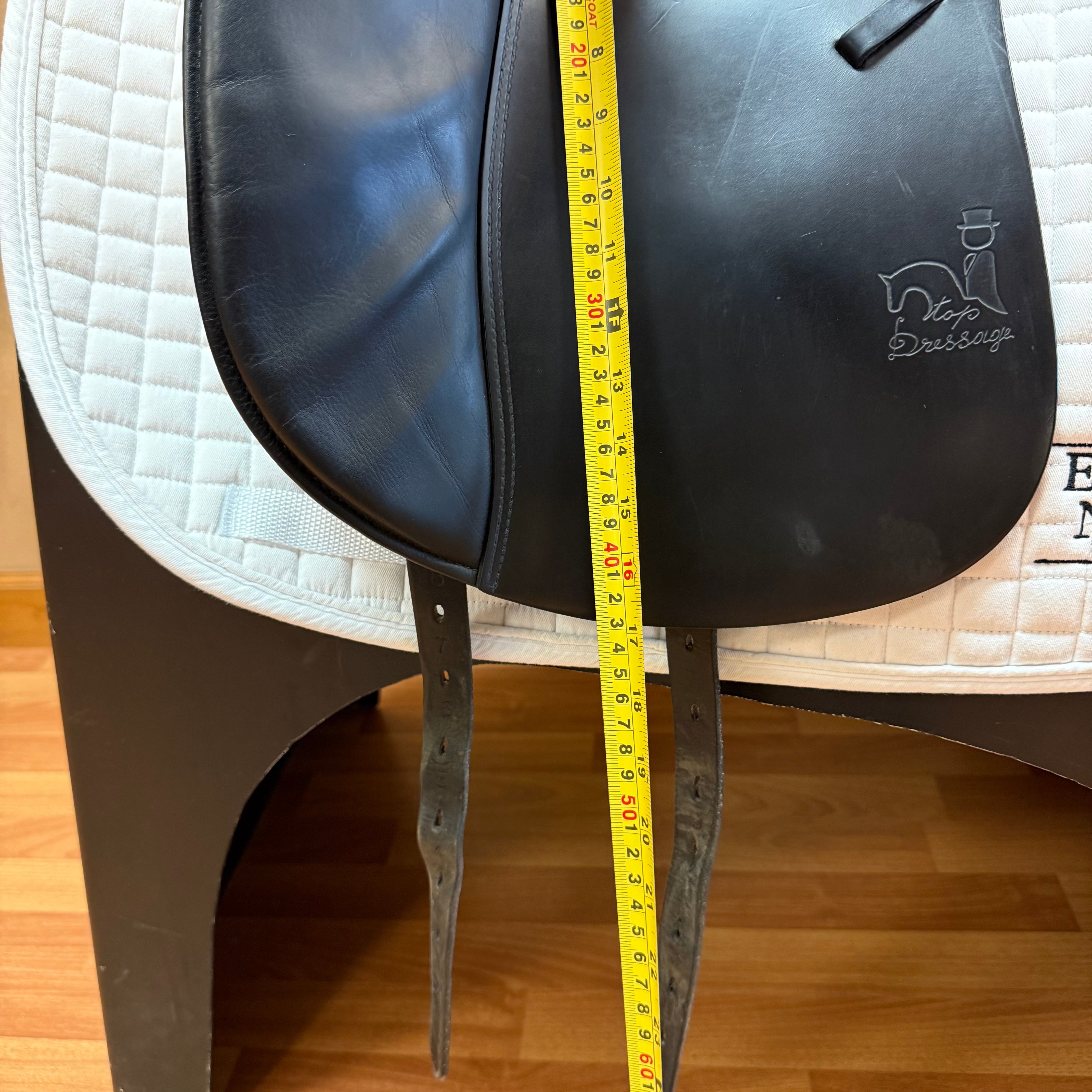 Used Prestige Top Dressage Saddle 18" Medium Wide Tree